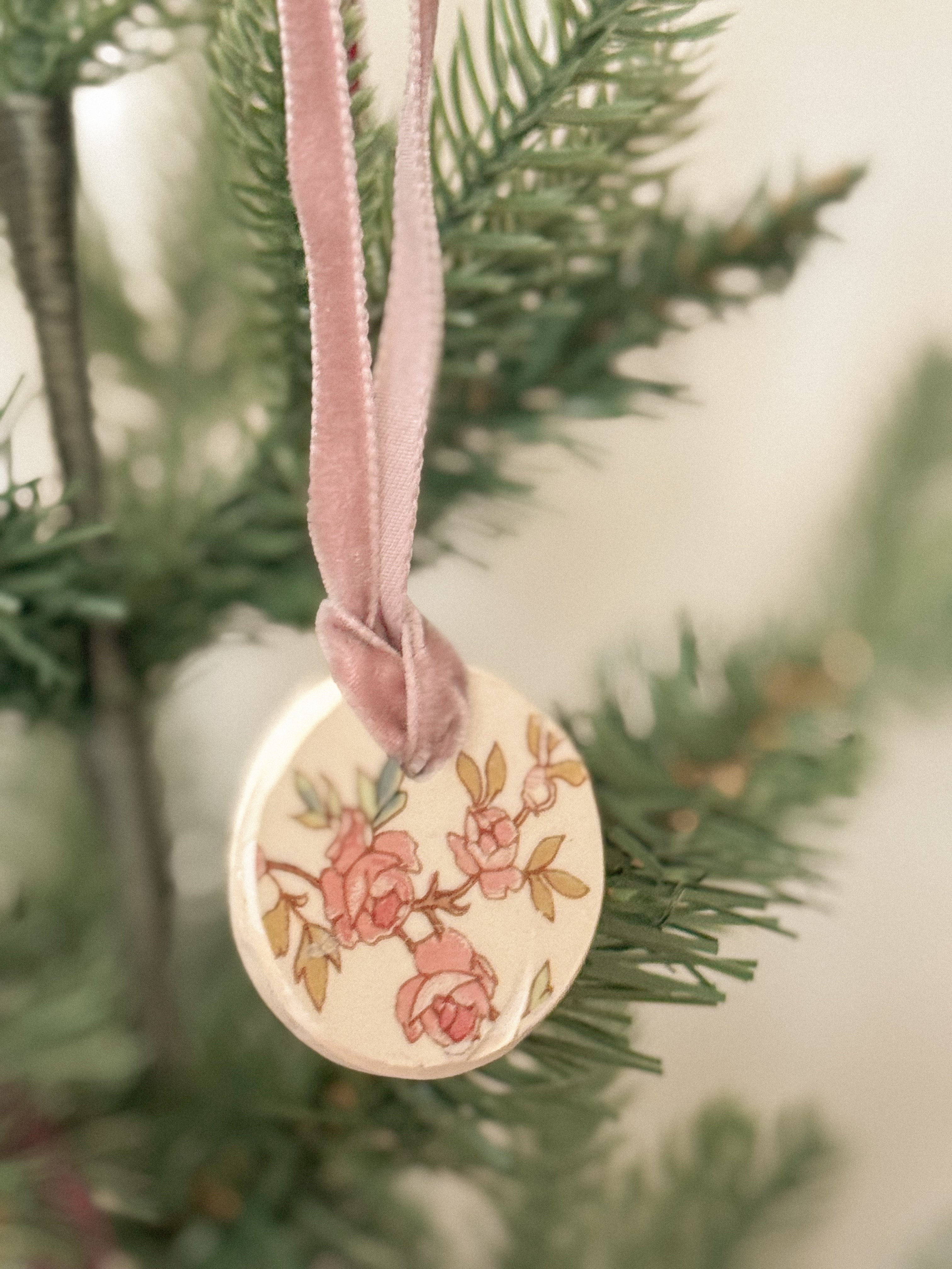 Antique plate fragment ornament - small