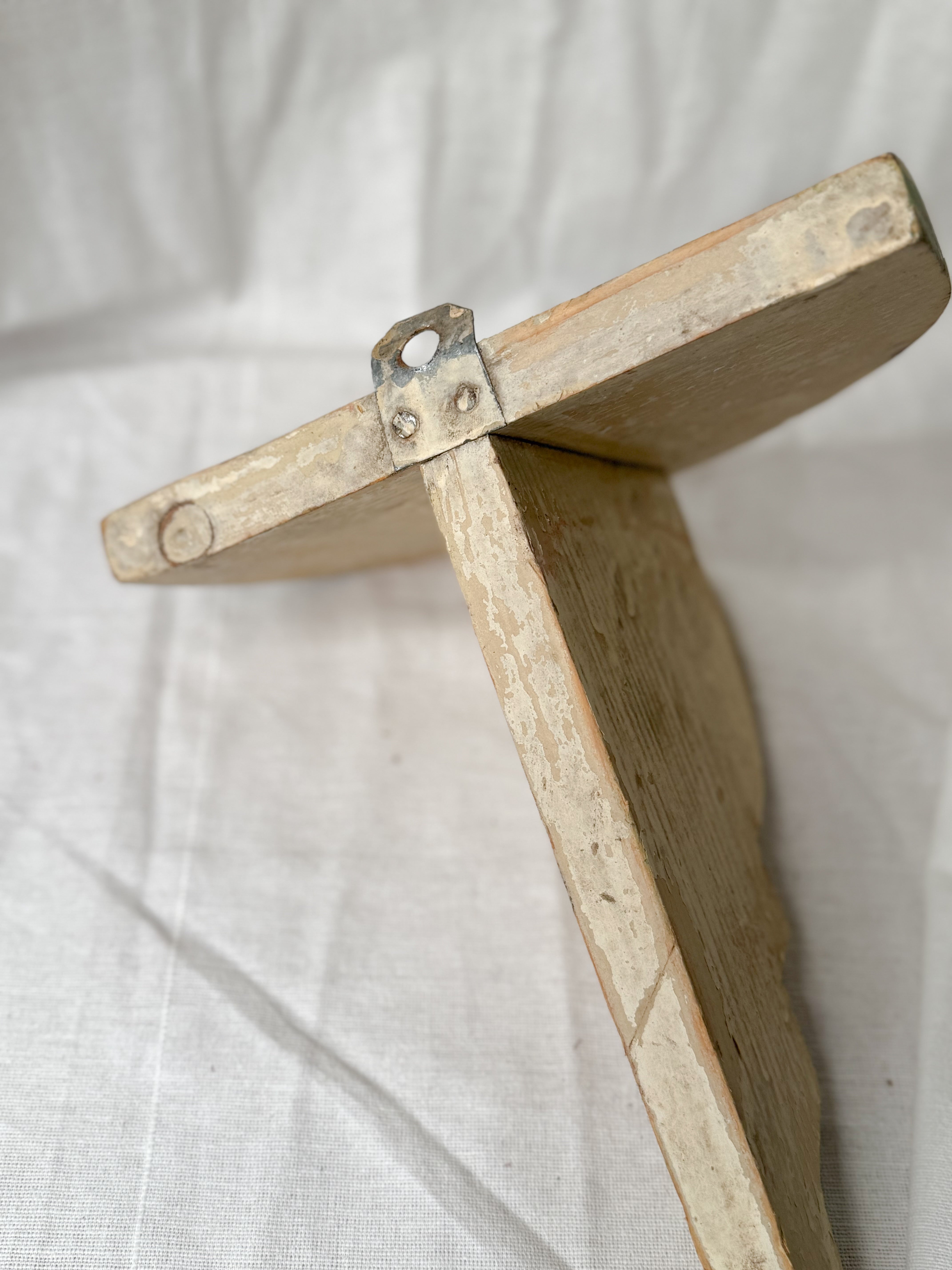 19th-Century French Painted Wall bracket shelf