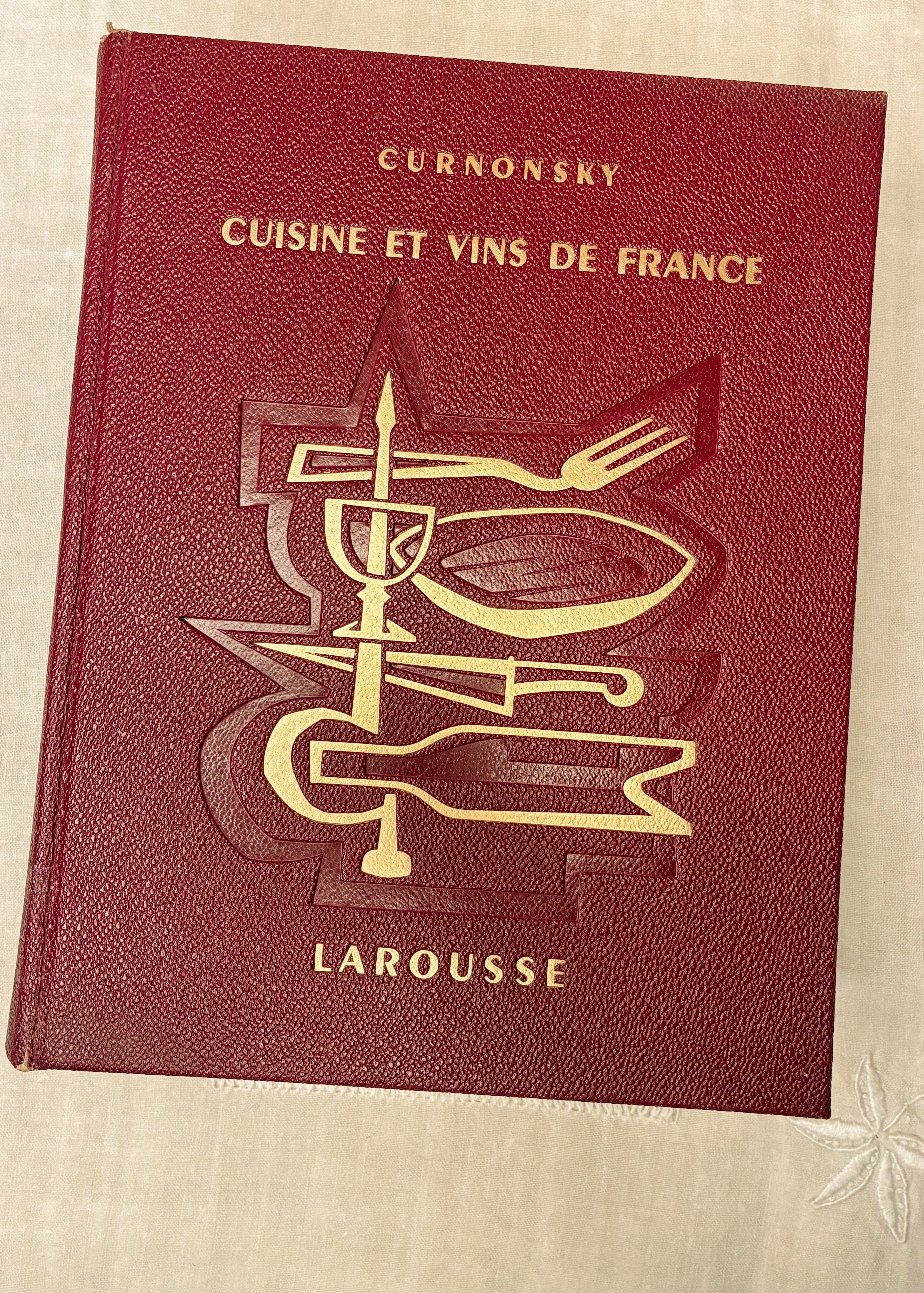 Cuisine et Vins de France — Vintage Cookbook - first edition