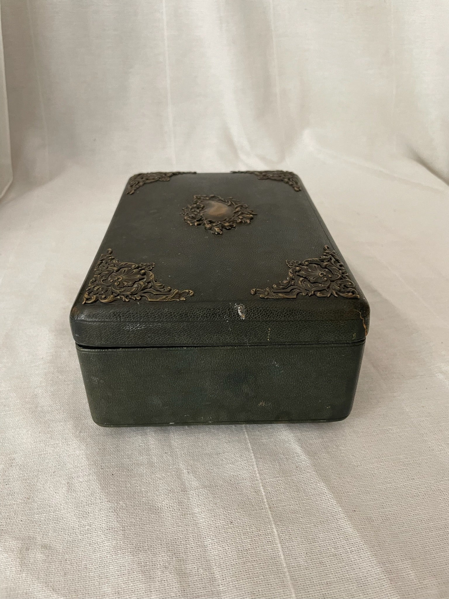 Tufted Napoleon III Leather Box