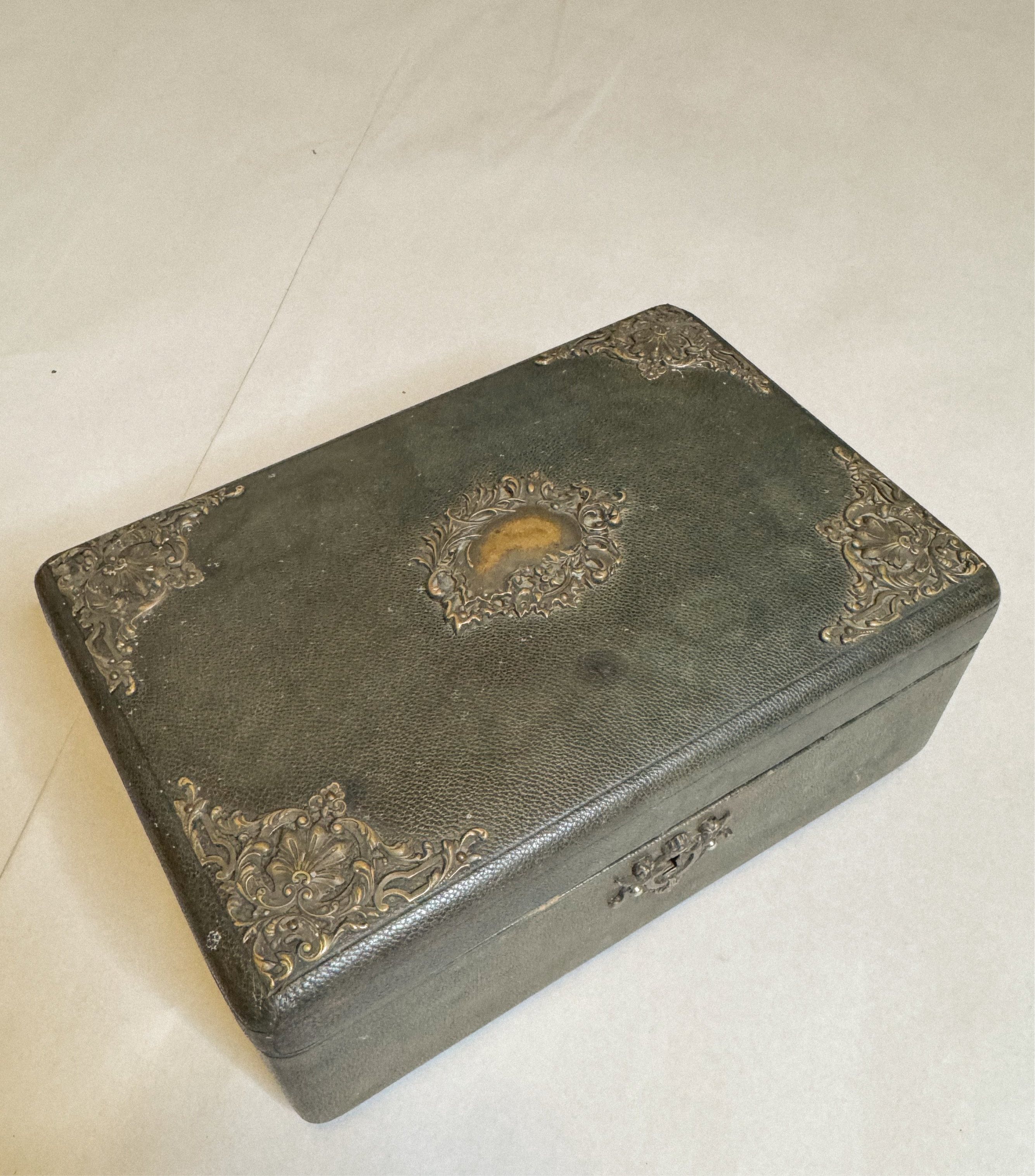 Tufted Napoleon III Leather Box