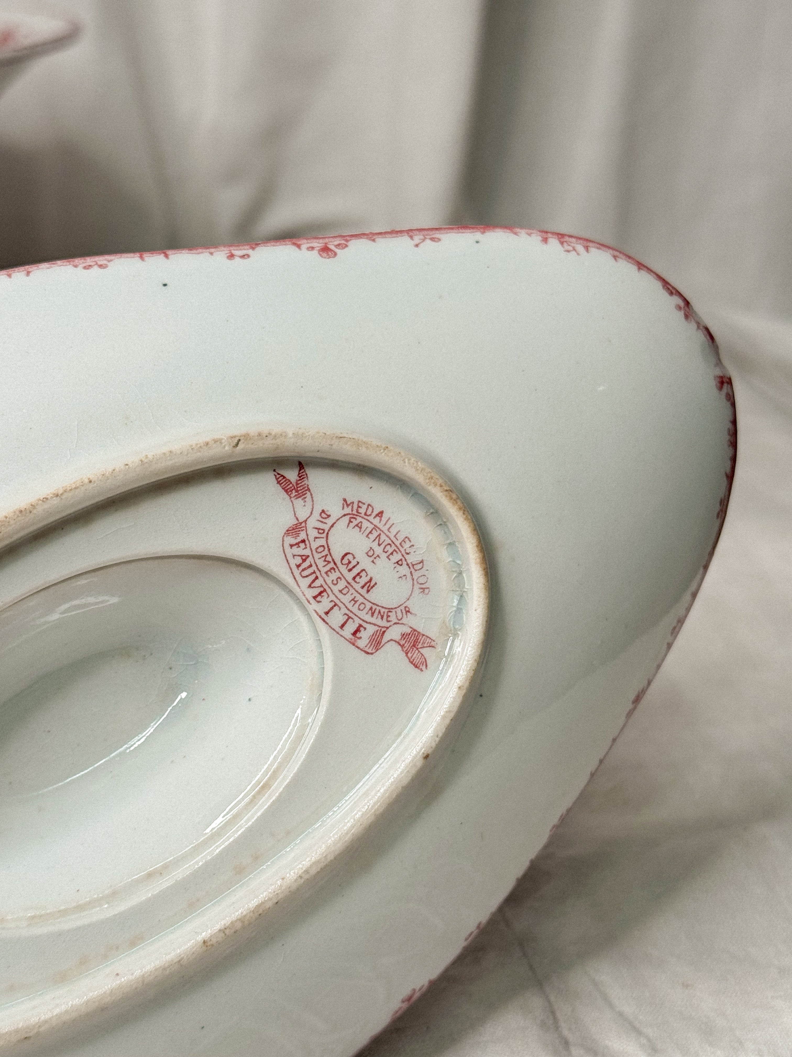 Antique Red Transfer Saucière