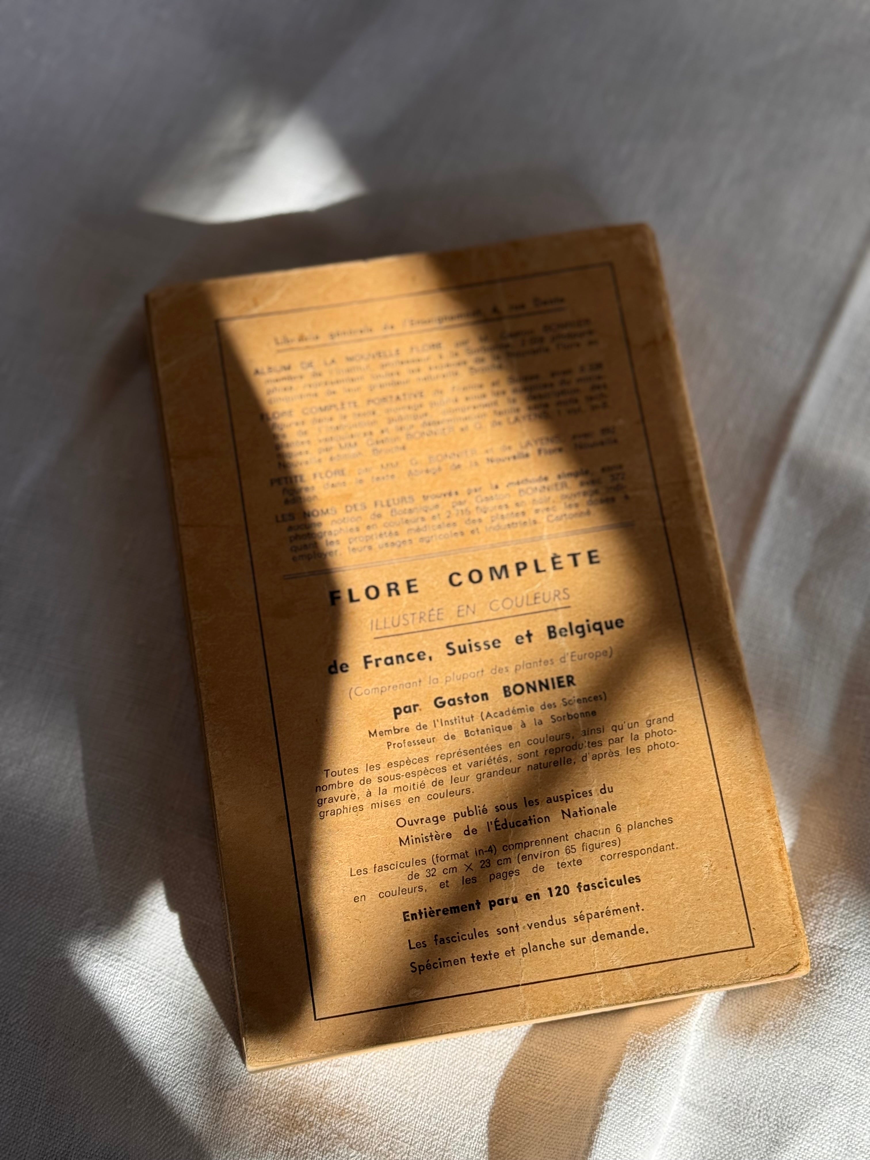 Vintage French botanical classic reference book
