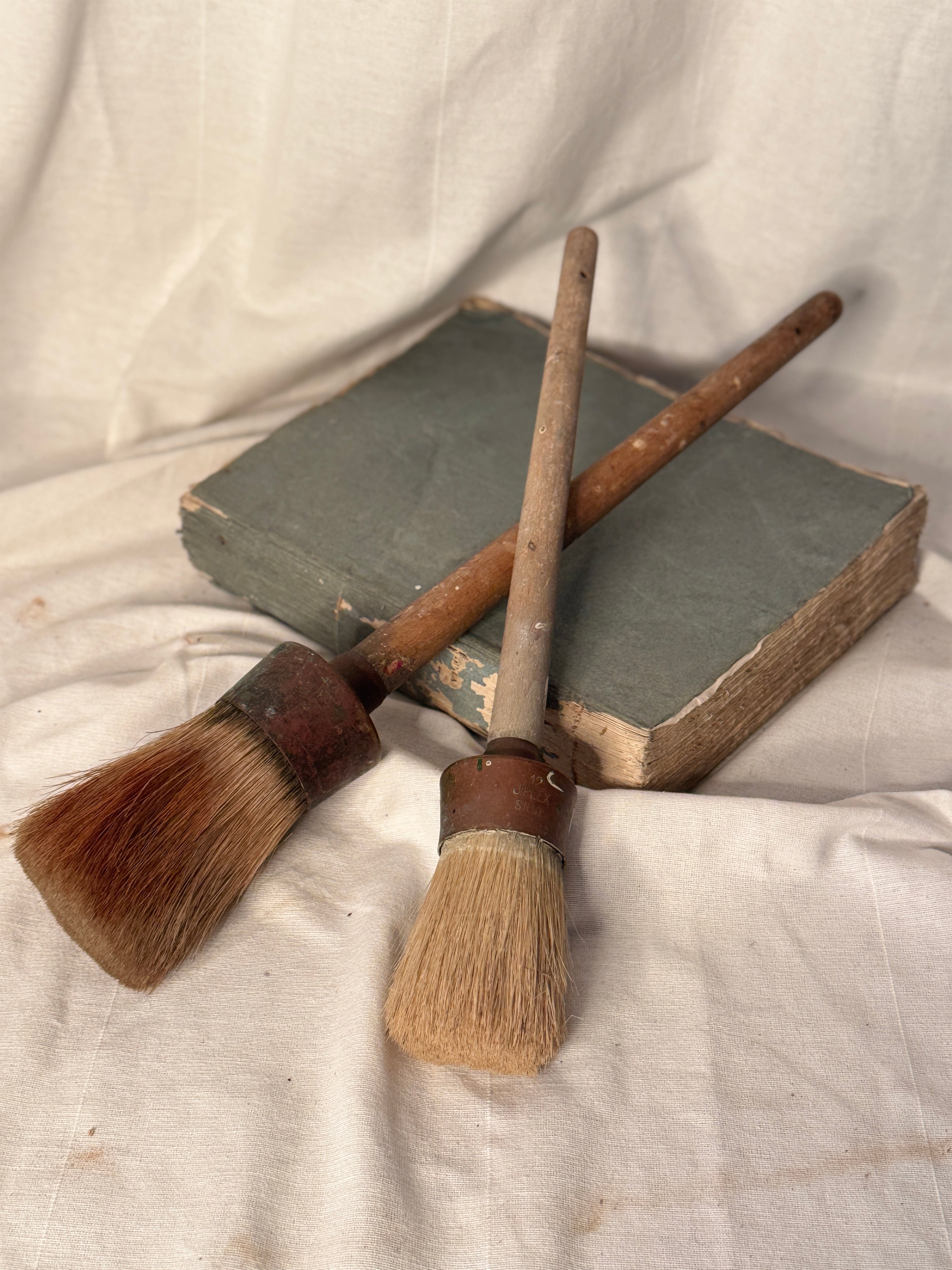 Antique French Painter's Brush, Copper Ferrule, 19th Century (Large)