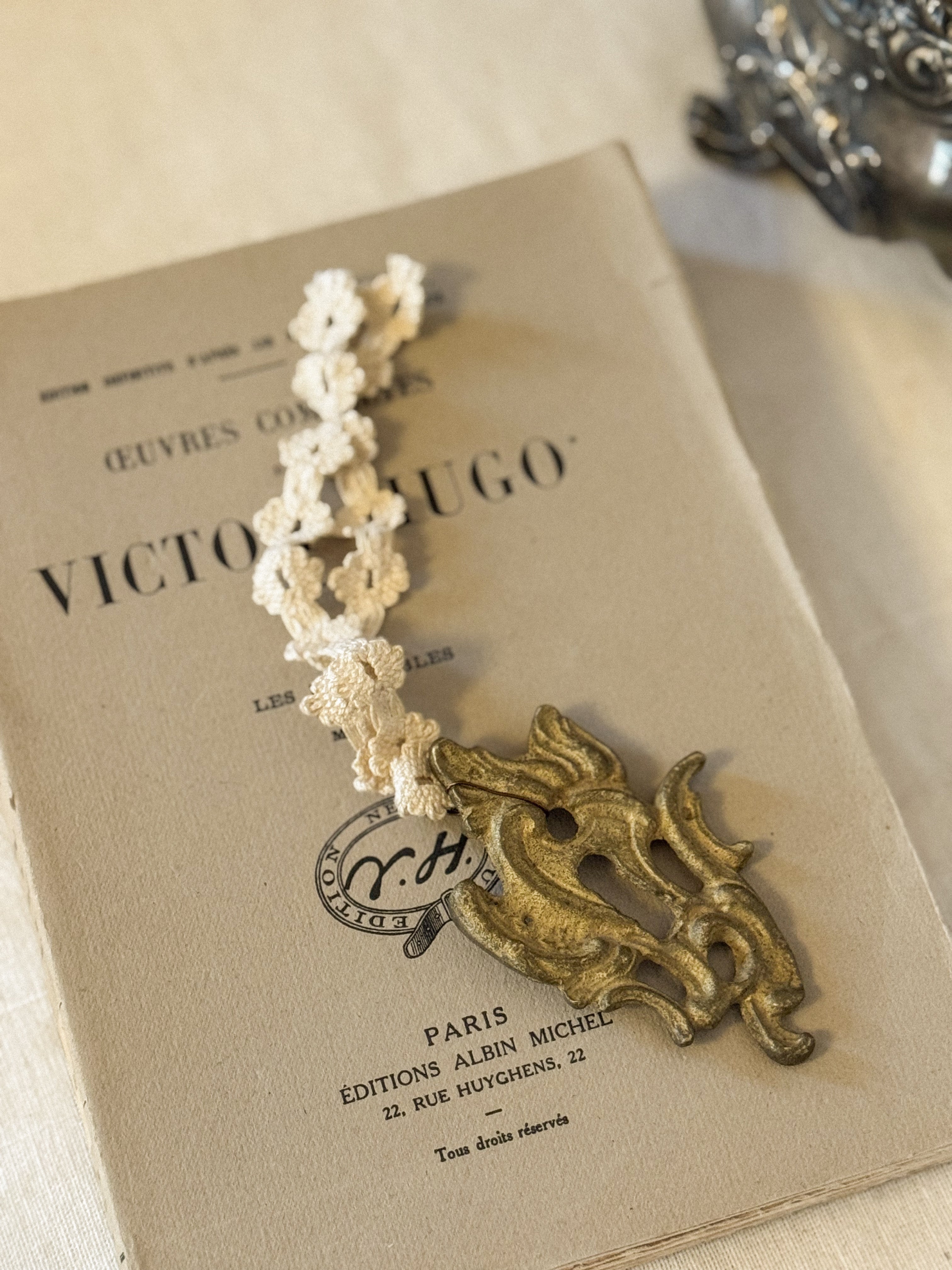 Ornament A: Escutcheon w lace