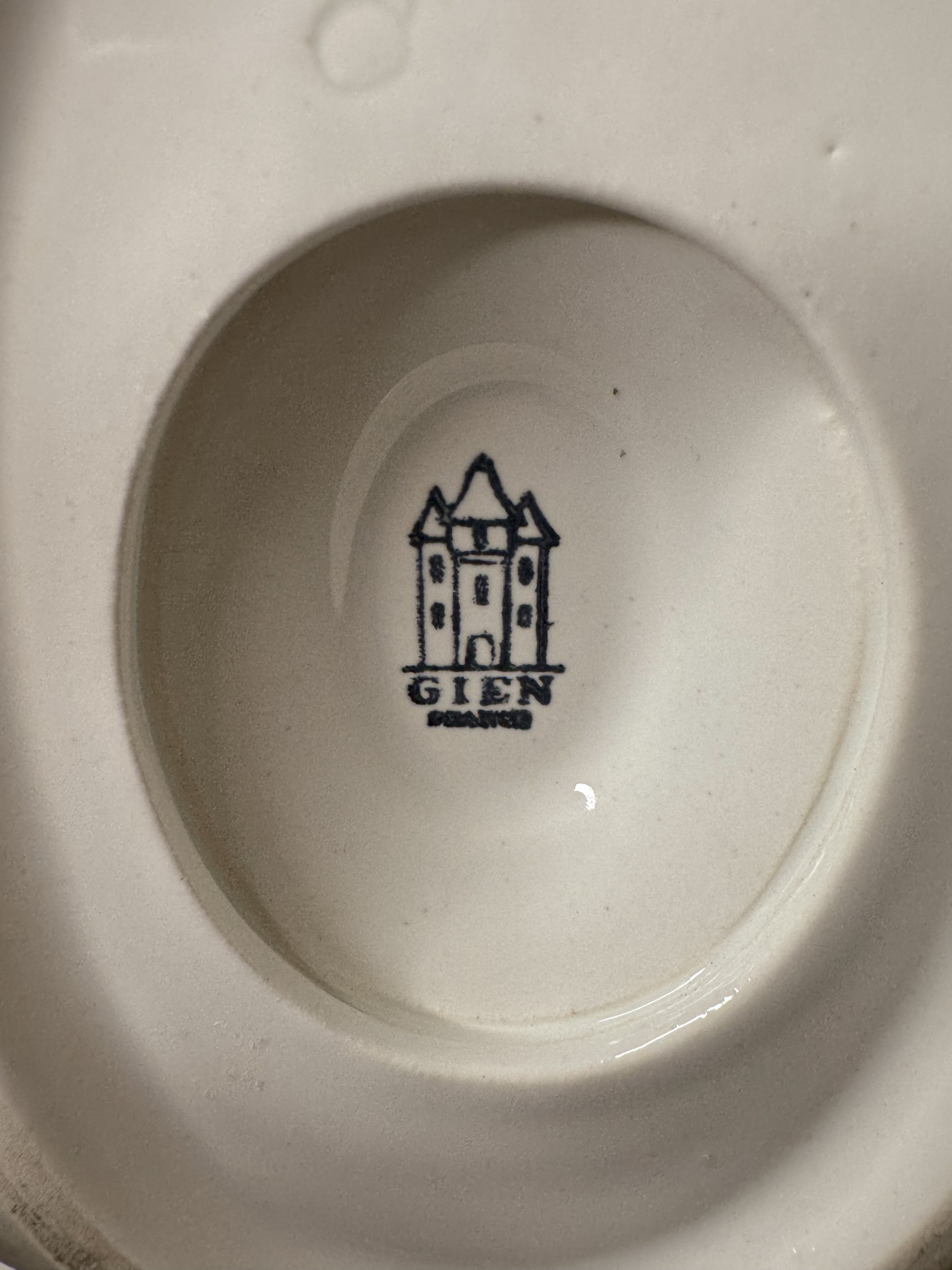 Vintage Gien saucier