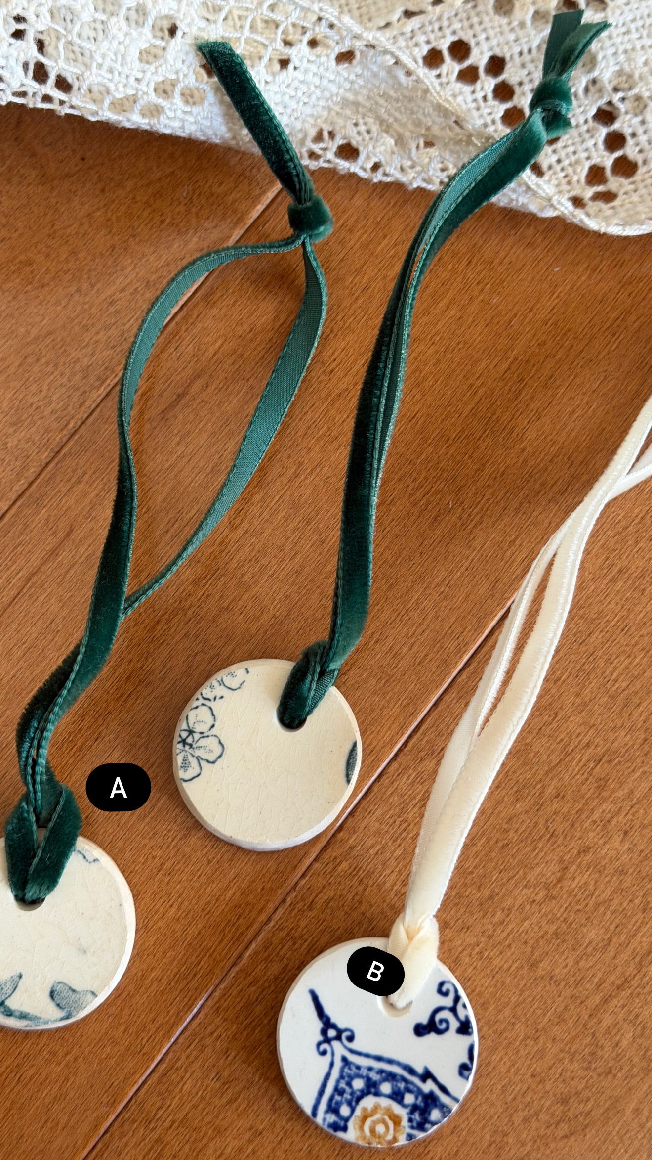 Antique plate fragment ornament - x-small