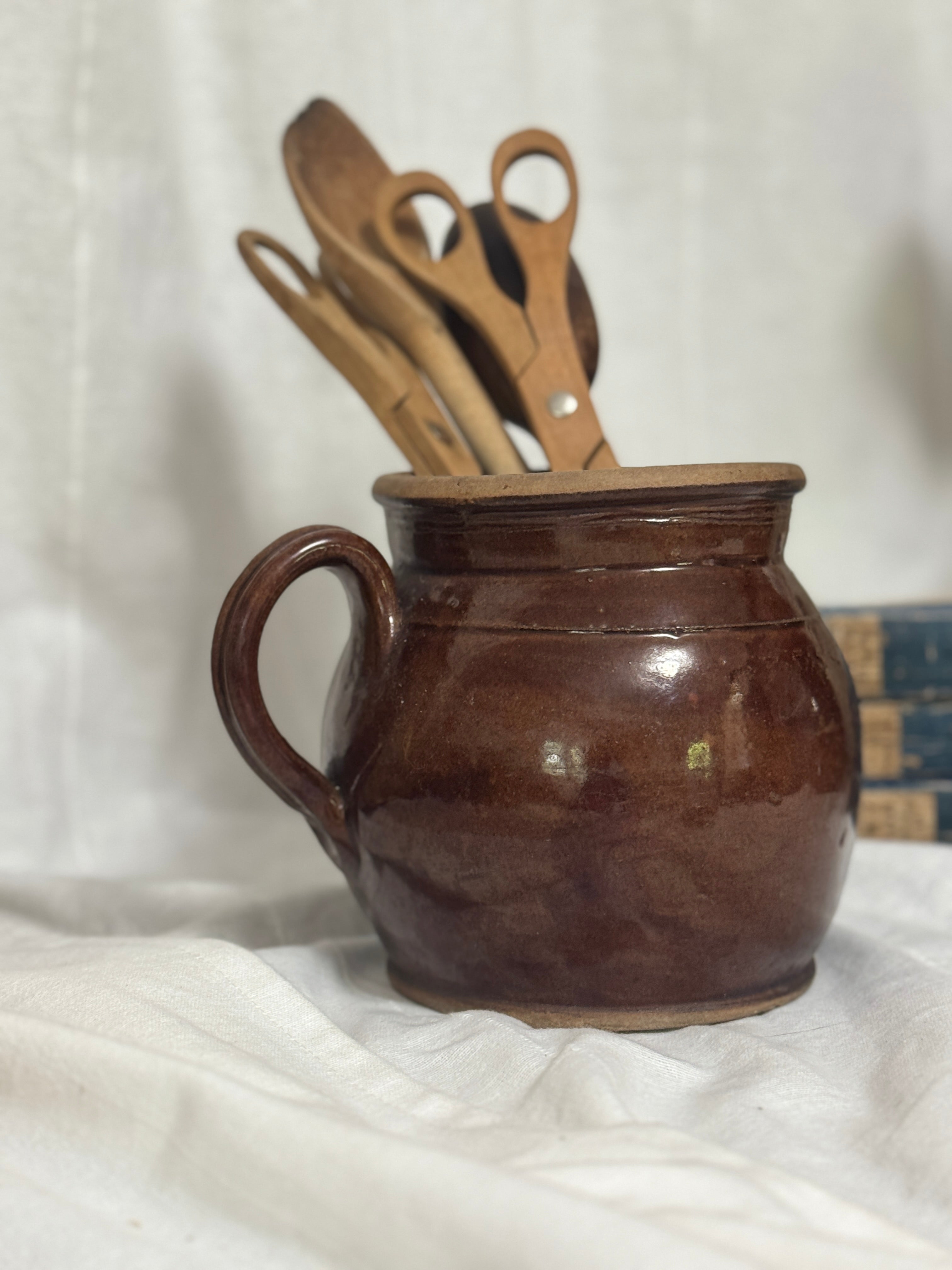 Antique French Brown-Glazed Stoneware Confit Pot with Loop Handle, 19th Century