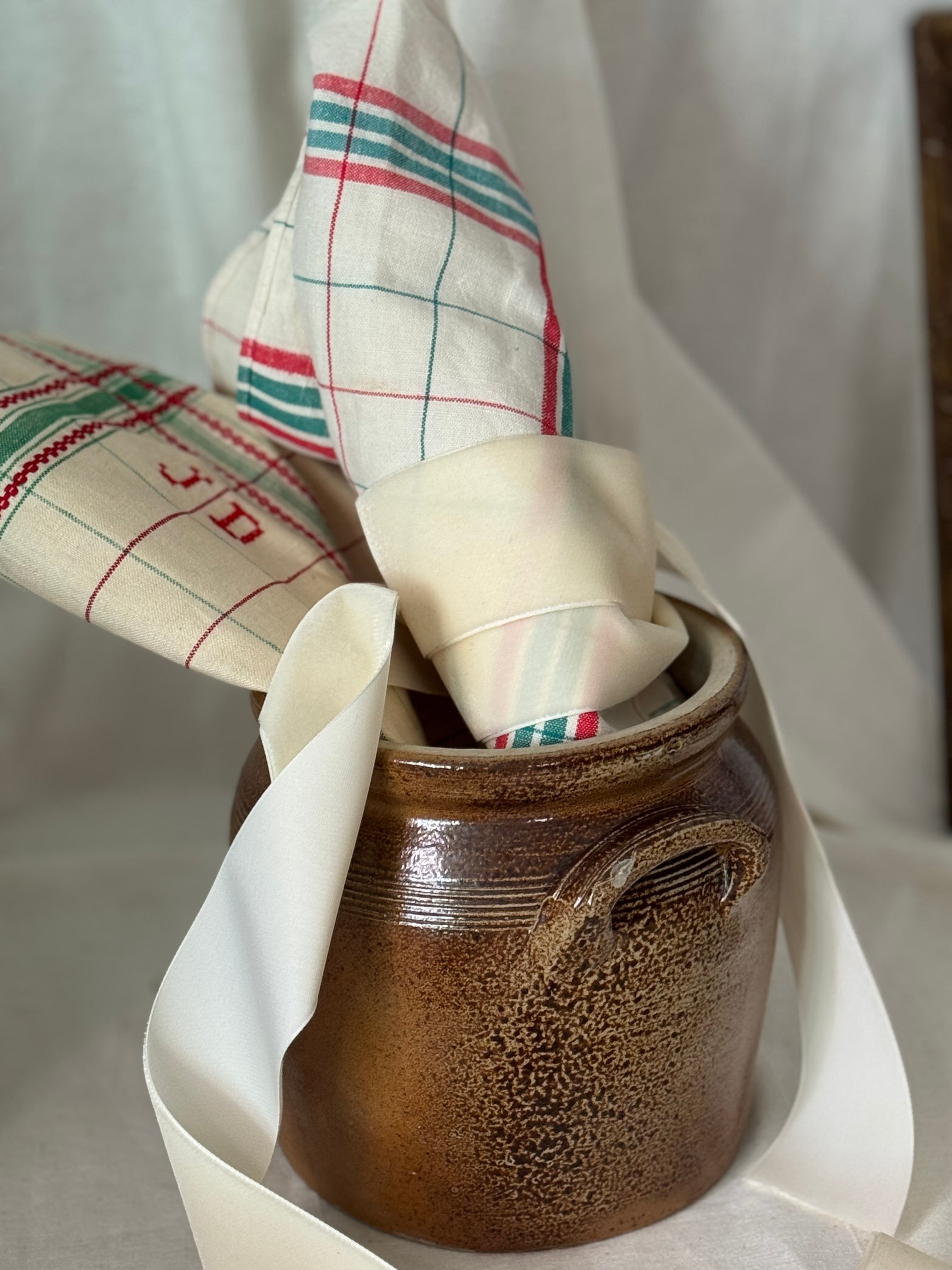 French Stoneware Pot En Grès