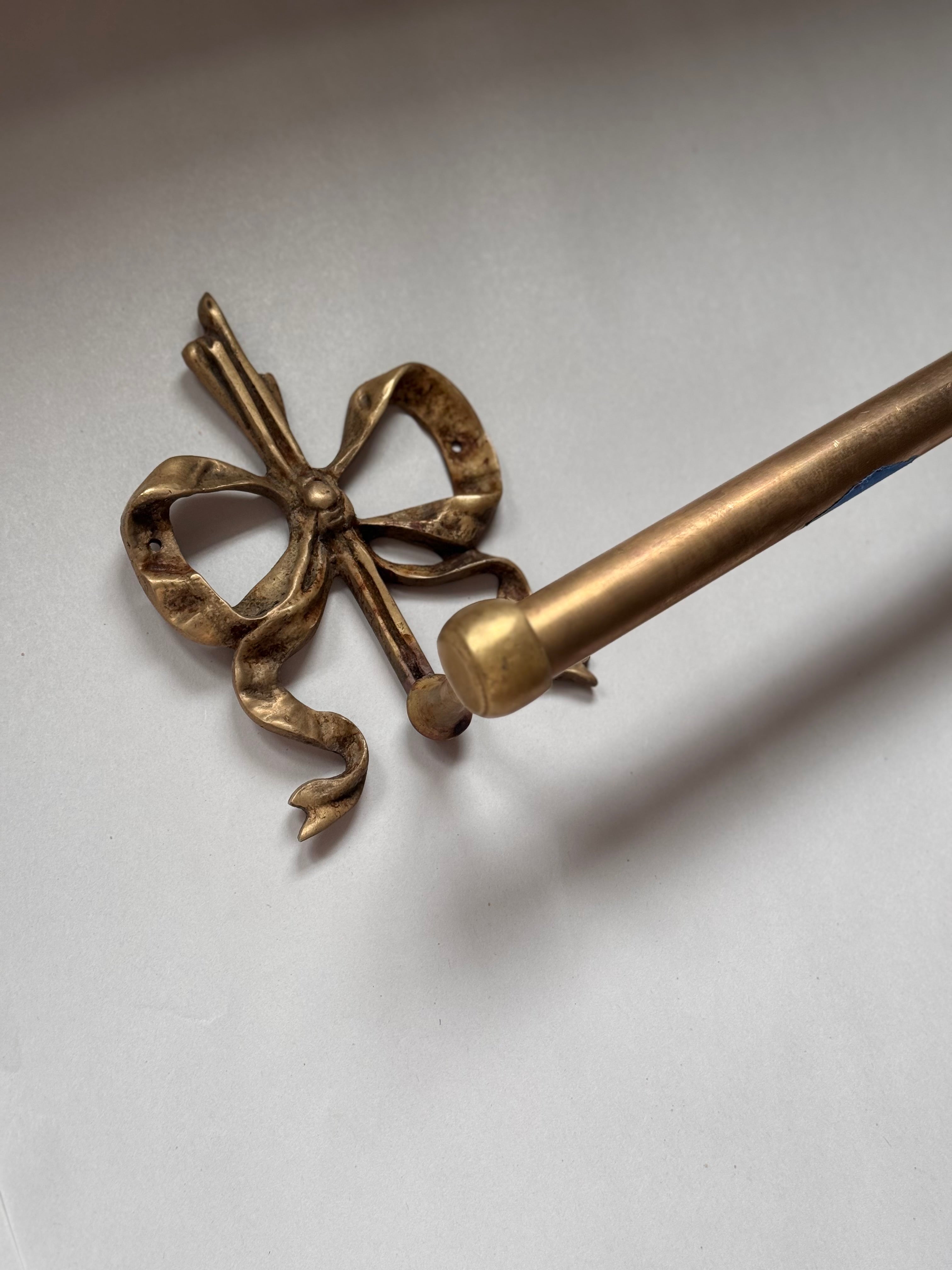 vintage bow towel bar