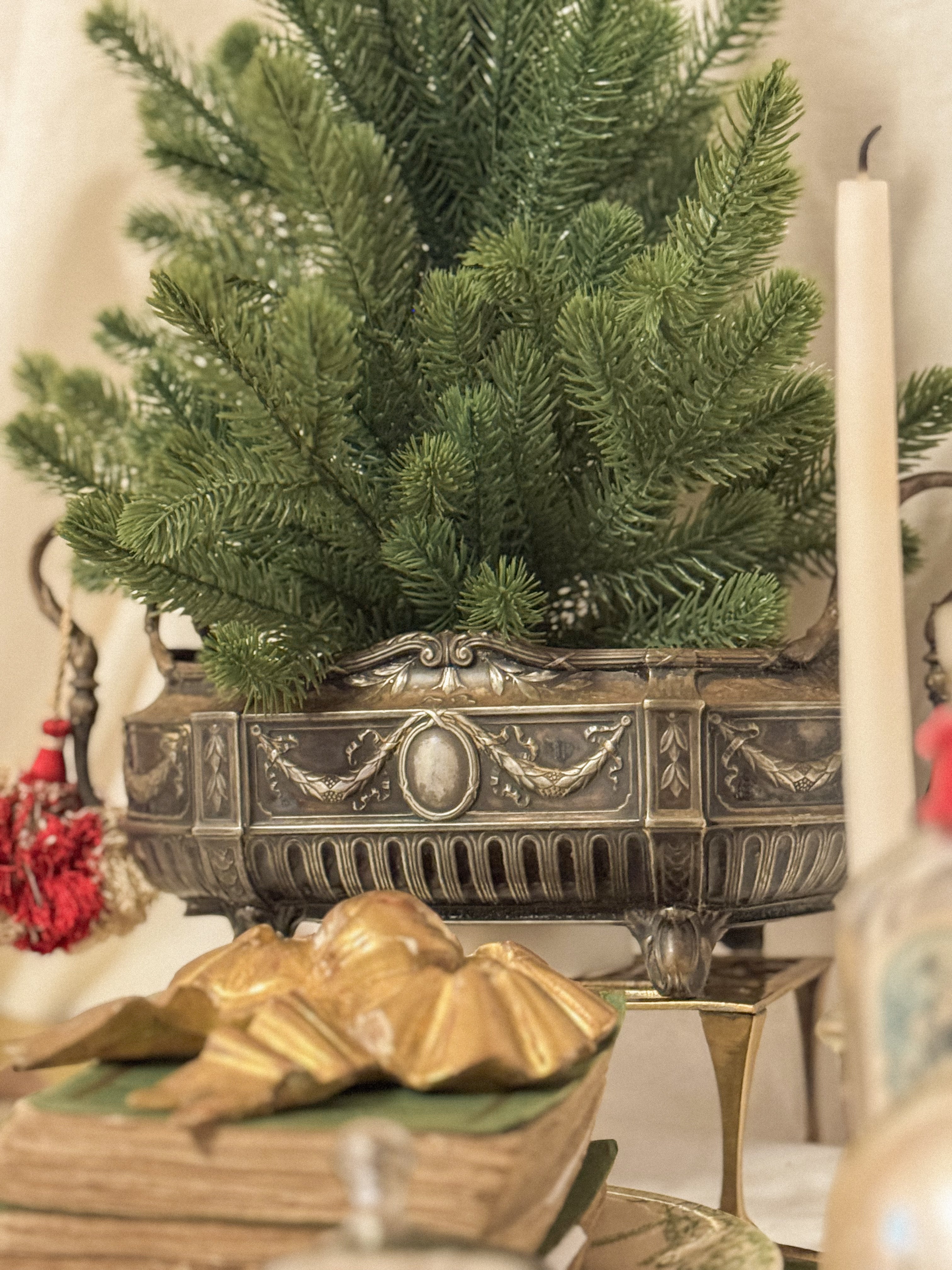 French Minerva Métal-Blanc Jardinière