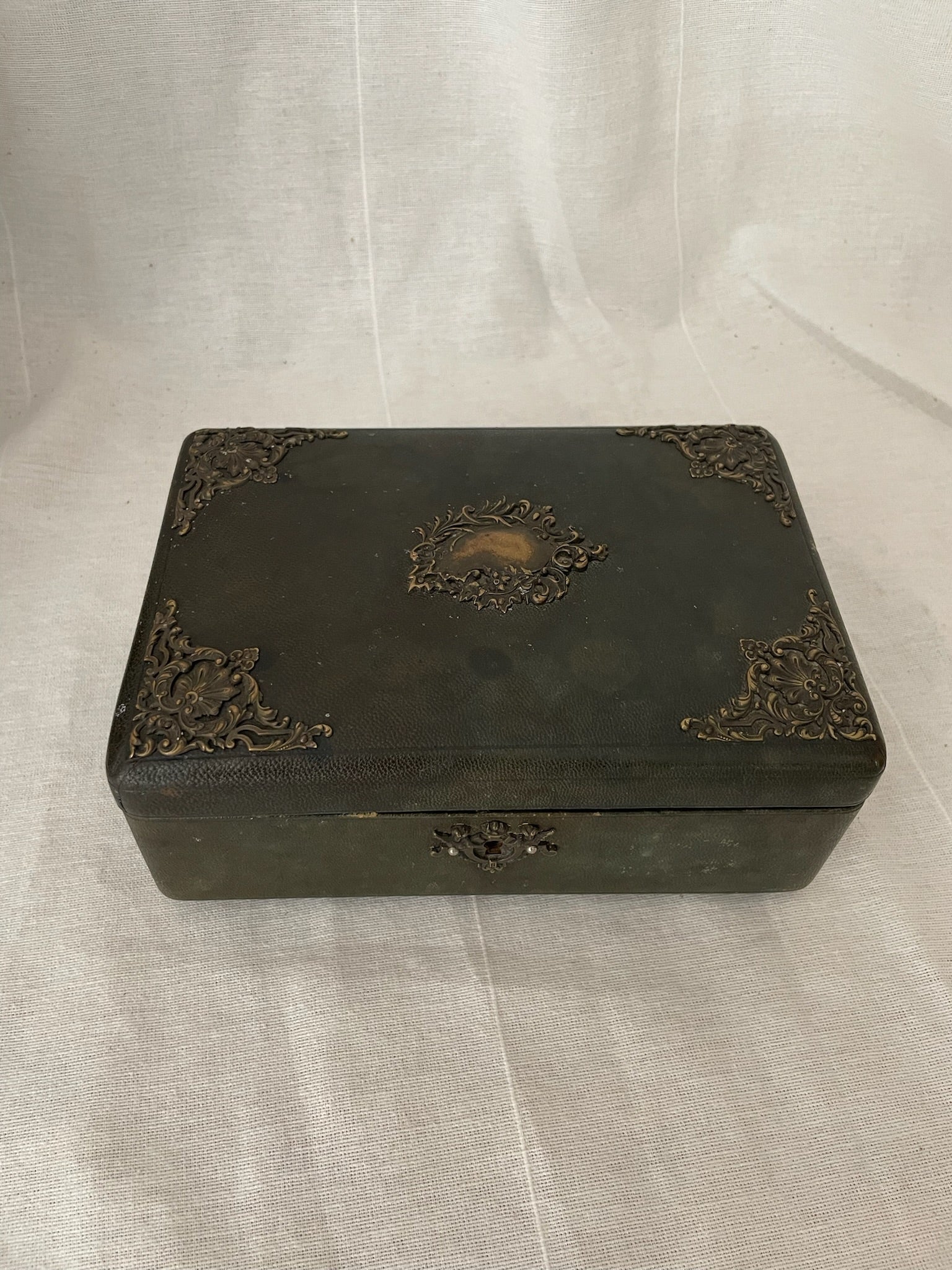 Tufted Napoleon III Leather Box