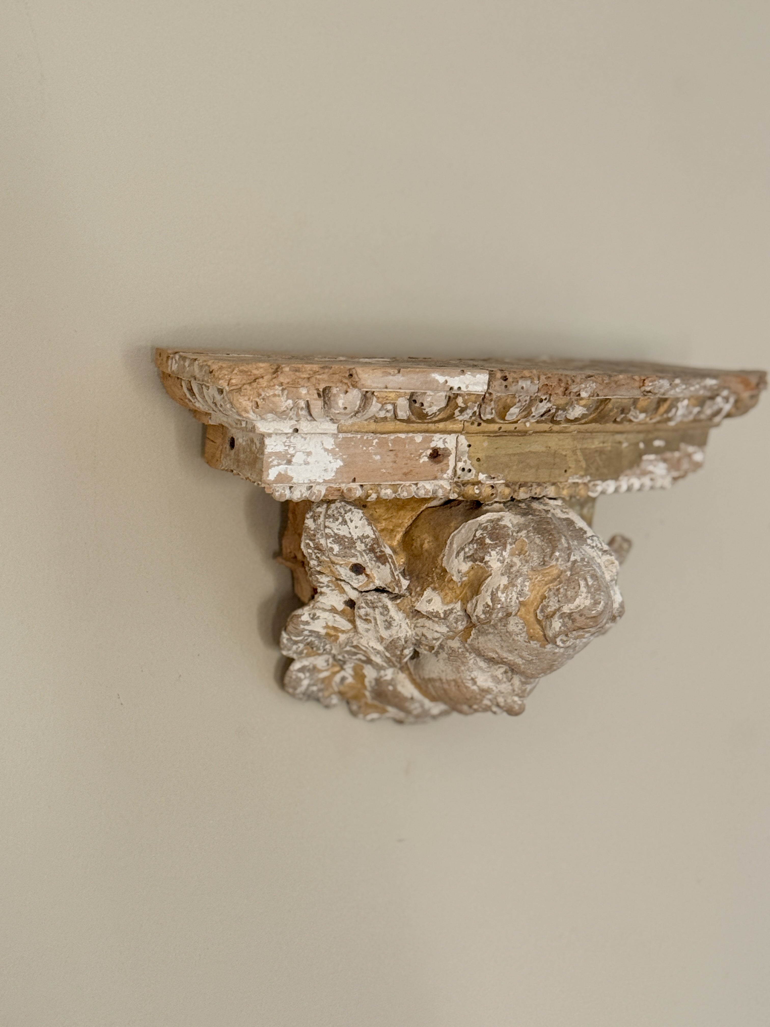 Antique Carved Giltwood Cherub Wall Bracket, French or Italian, 18th to 19th Century