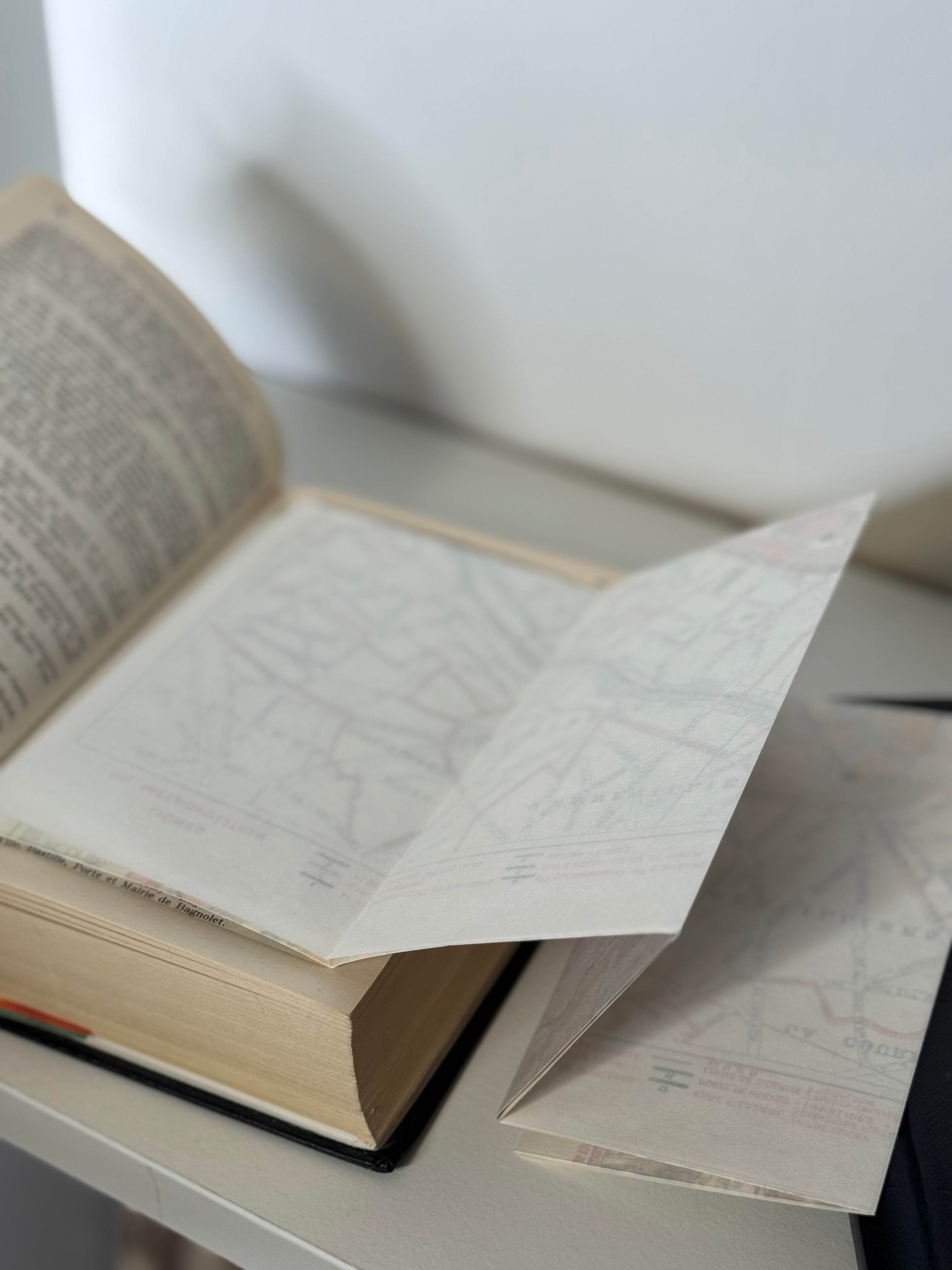 Vintage Guide: Paris and Surrounding Areas – Les Guides Bleus by Hachette
