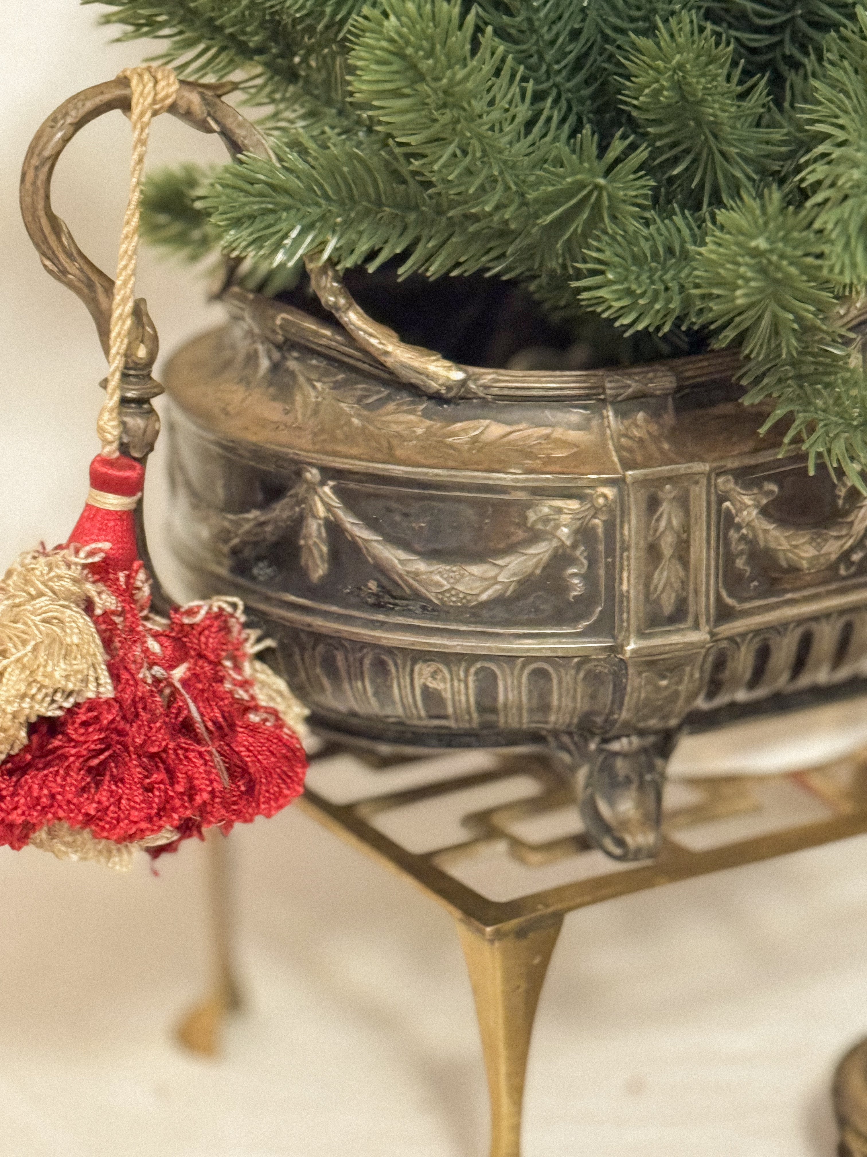 French Minerva Métal-Blanc Jardinière