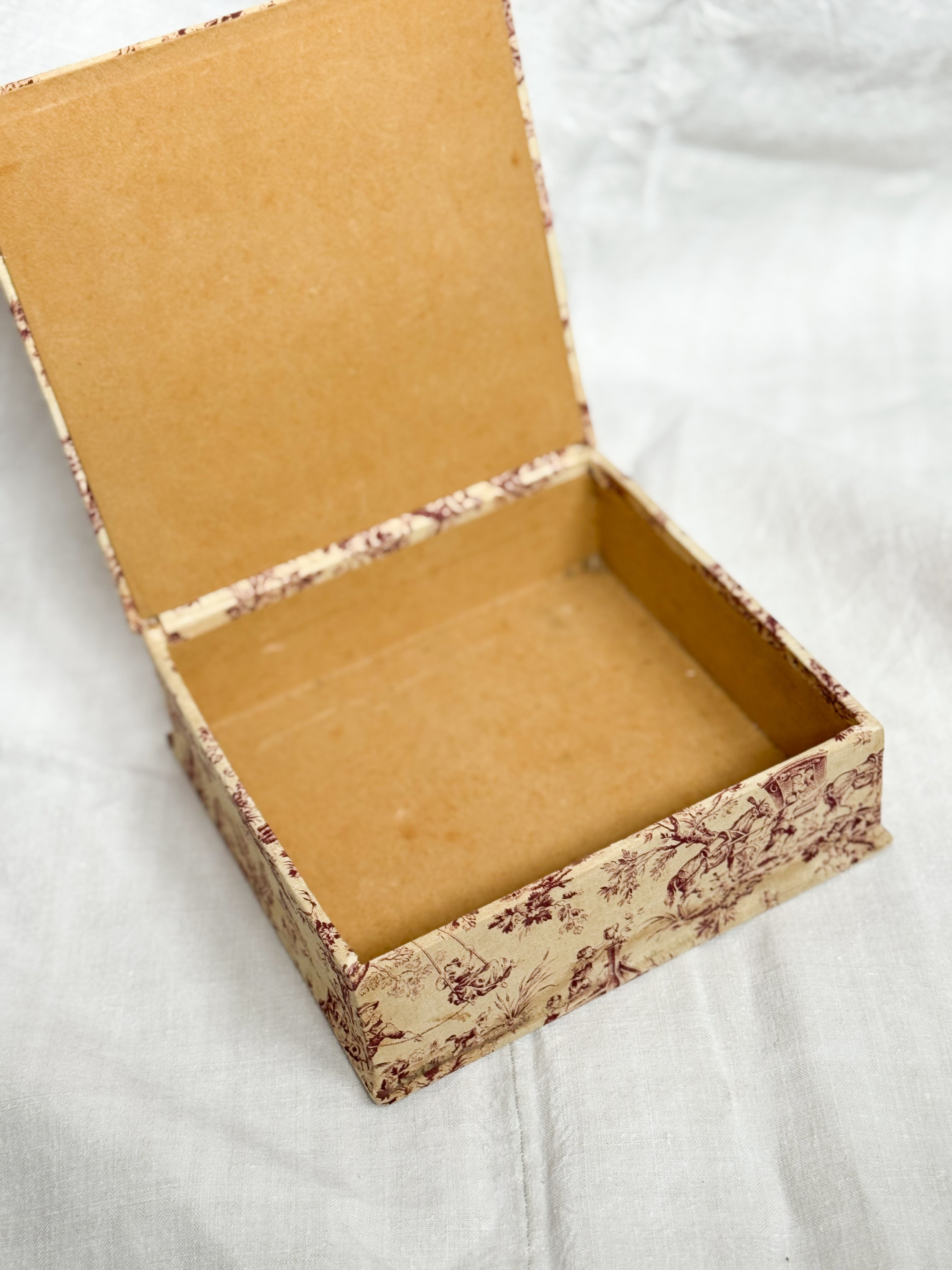 Antique Toile Box