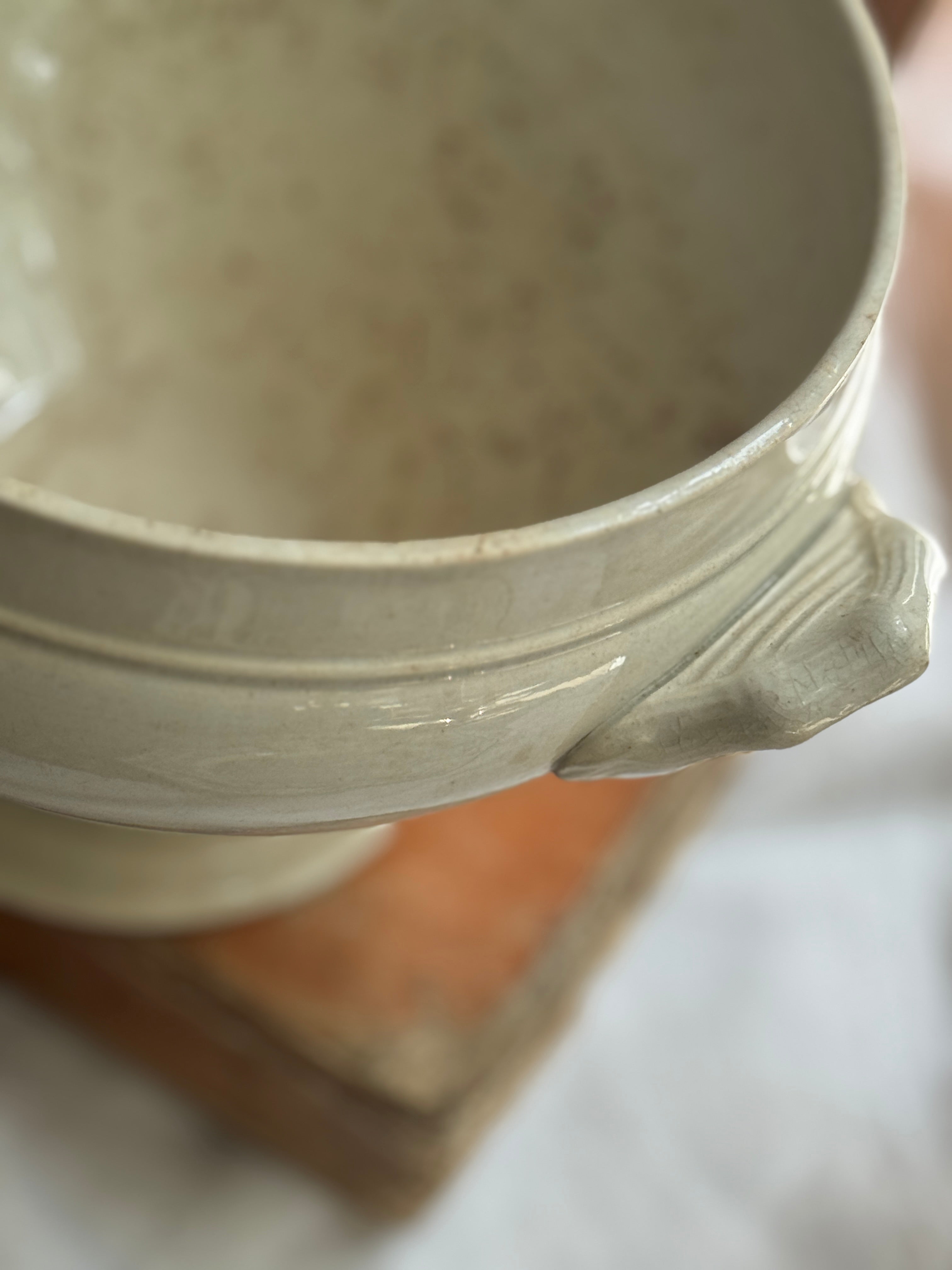 French Ironstone Soupière, Choisy-le-Roi, Hautin-Boulenger & Compagnie, Late 19th Century