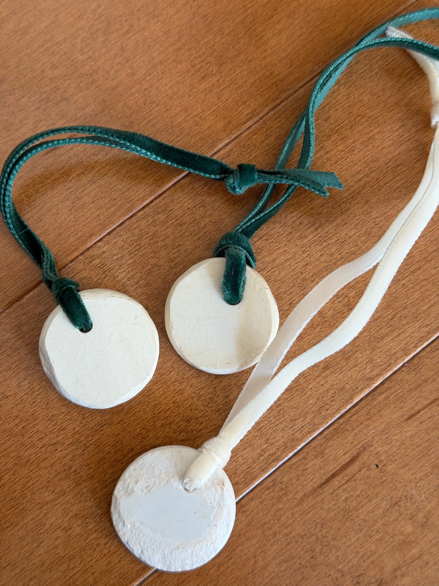 Antique plate fragment ornament - x-small