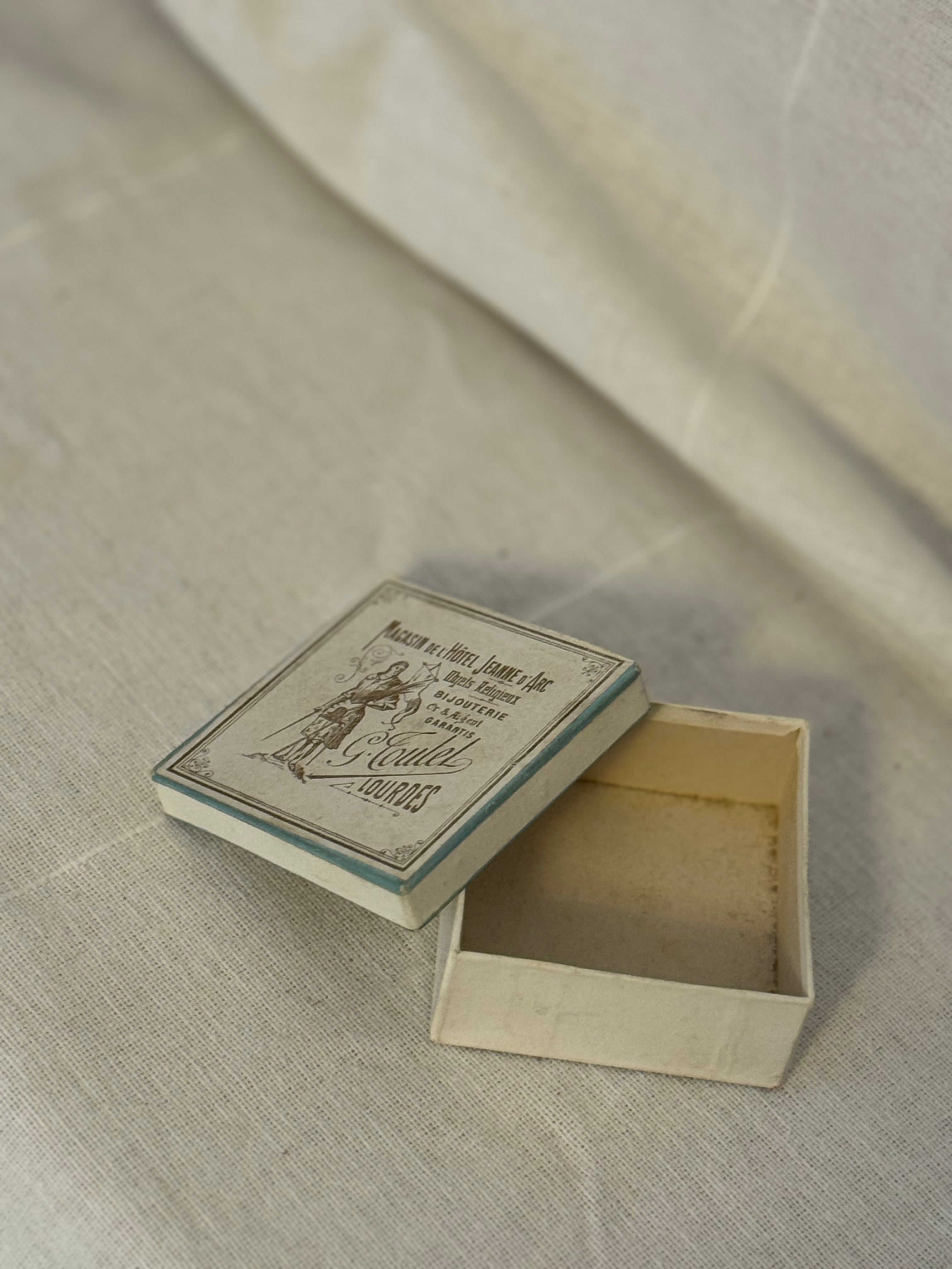 Antique Souvenir Box – Hôtel Jeanne d’Arc