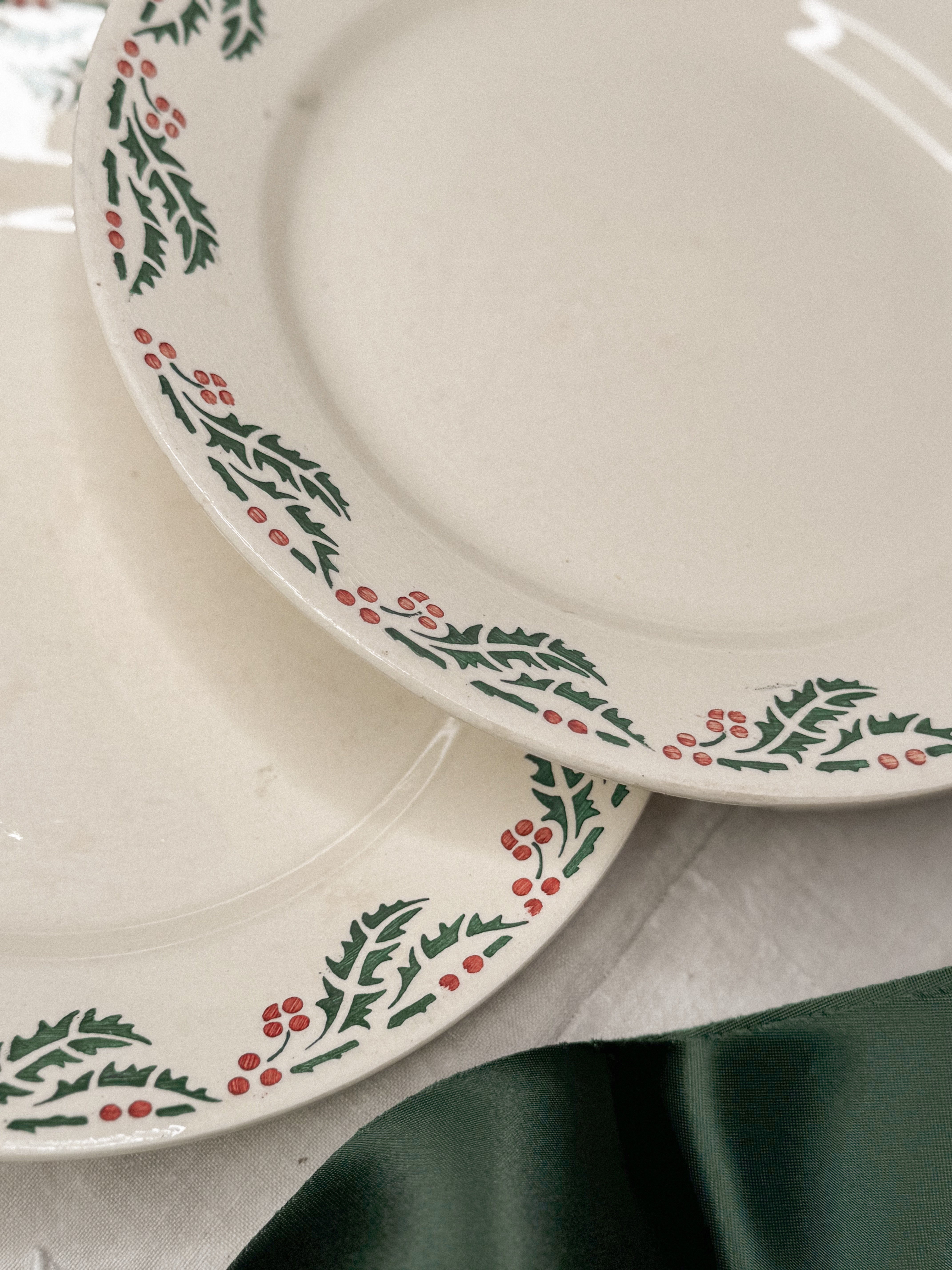 French holly plates