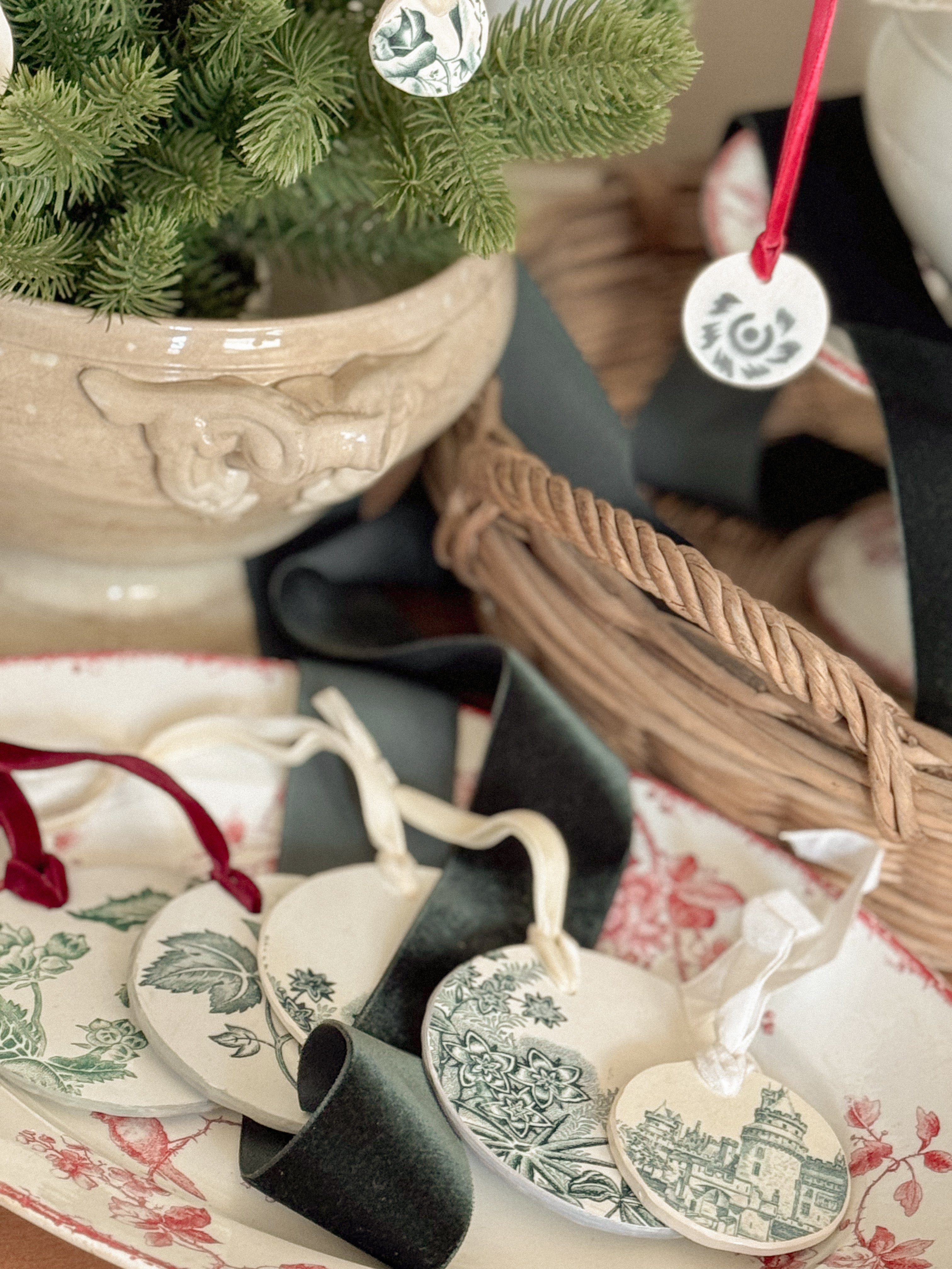 Antique plate fragment ornament - XL