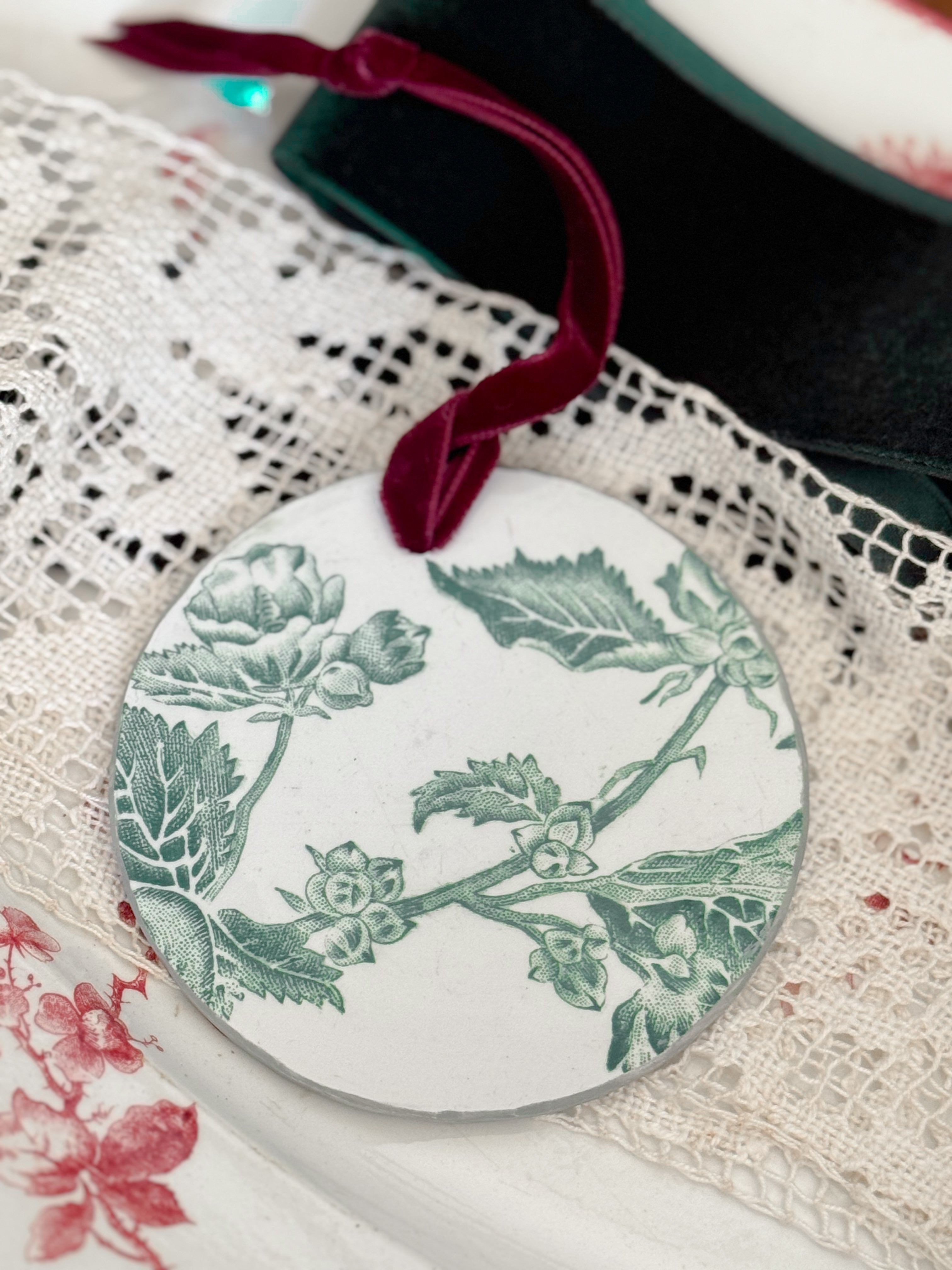 Antique plate fragment ornament - XL