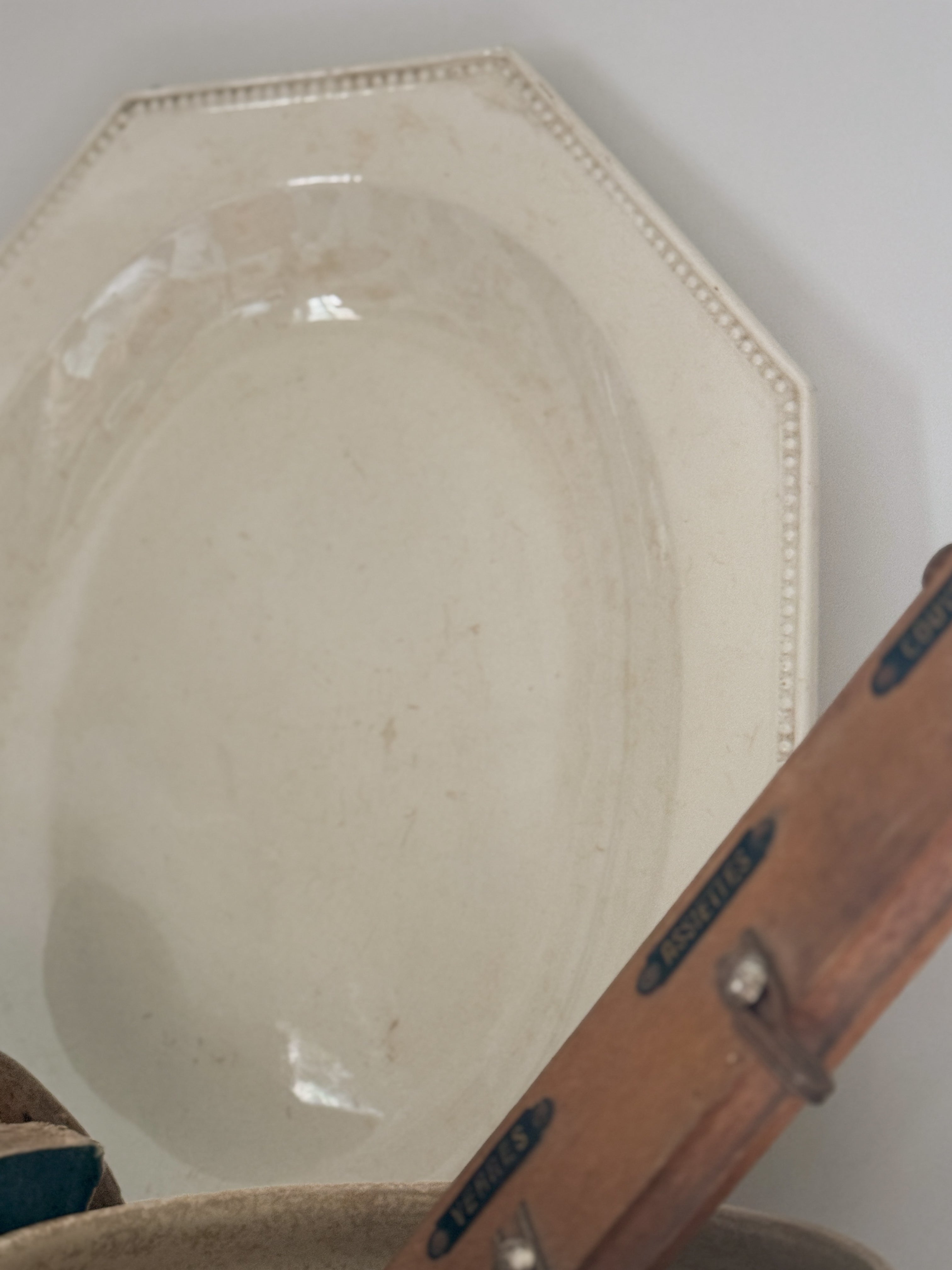 Creil et Montereau Octagonal Platter, Perles Model