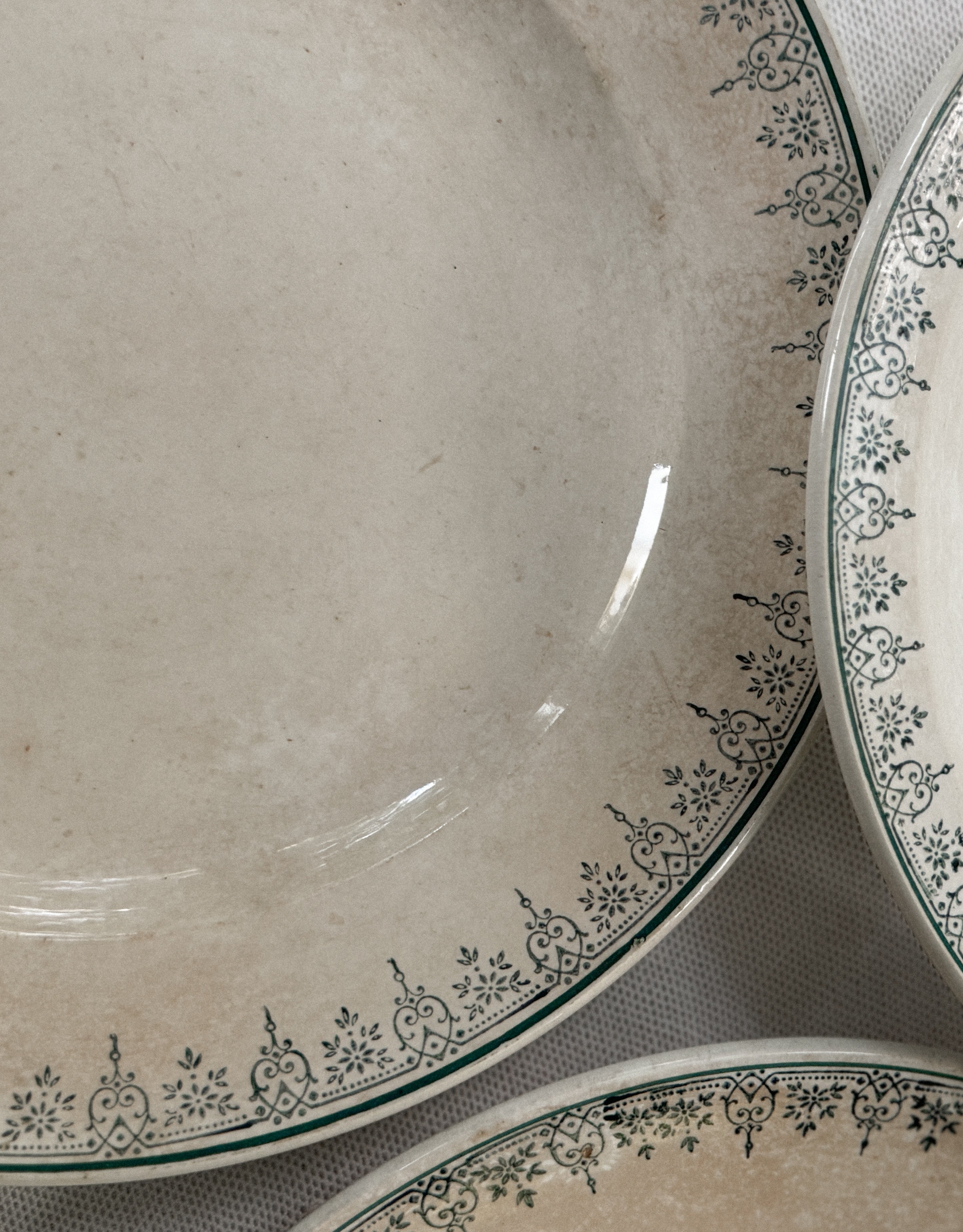 Lambrequin Transferware Platter, Saint-Amand