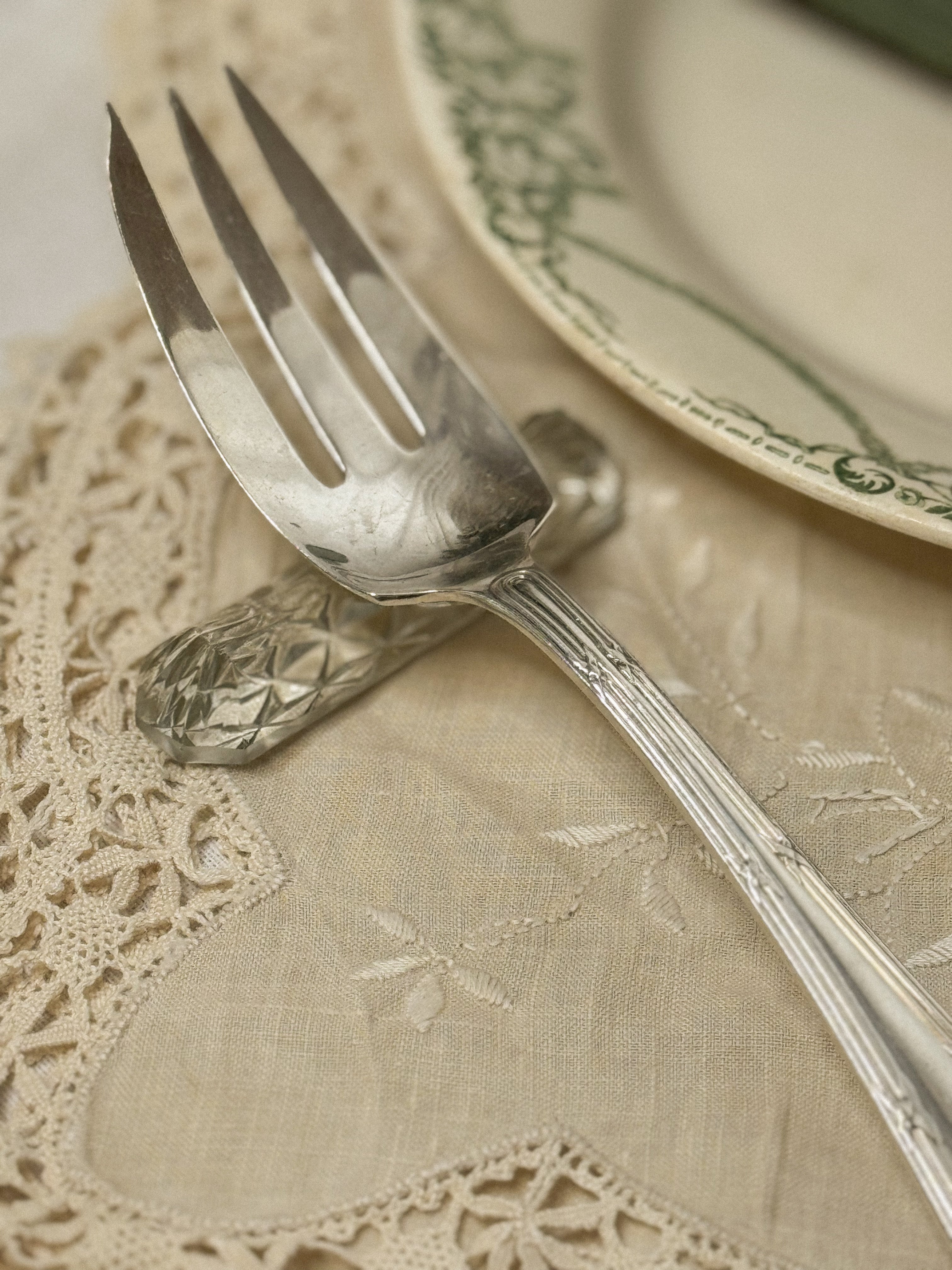 Antique French Plate- Creil & Montereau “Labrador” Pattern