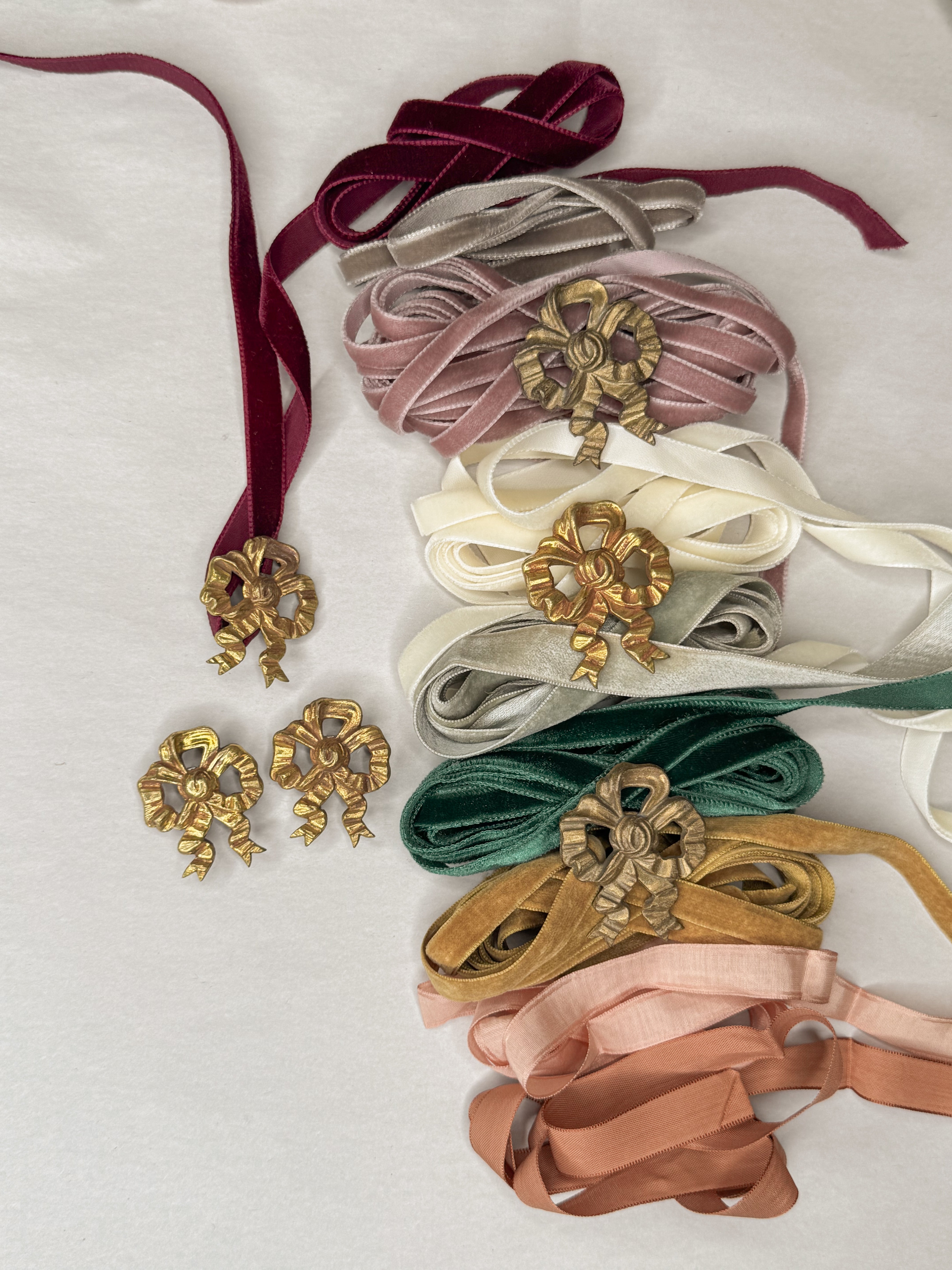 French brass bow ornament - medium