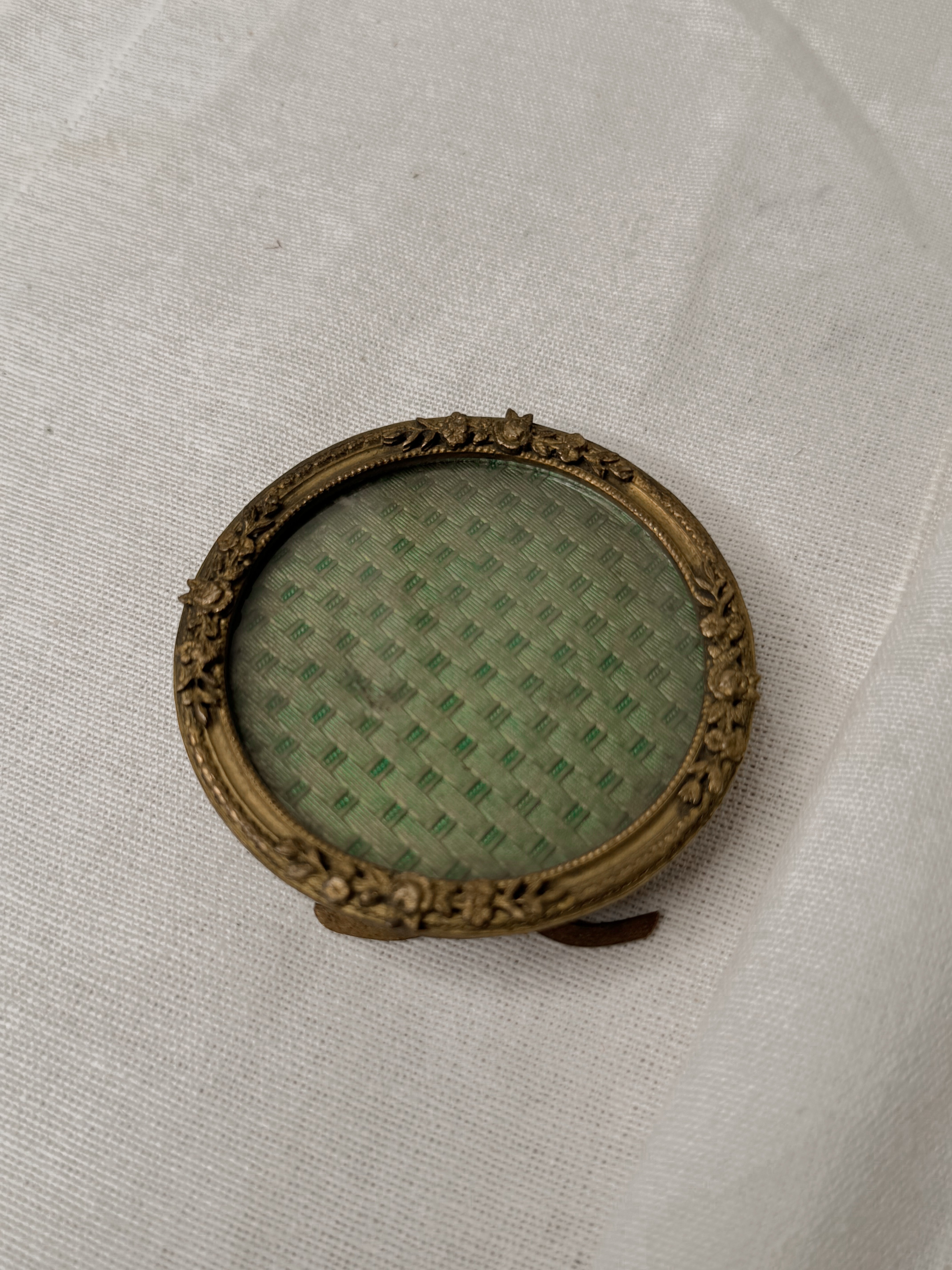 19th century gilded bronze frame ornament