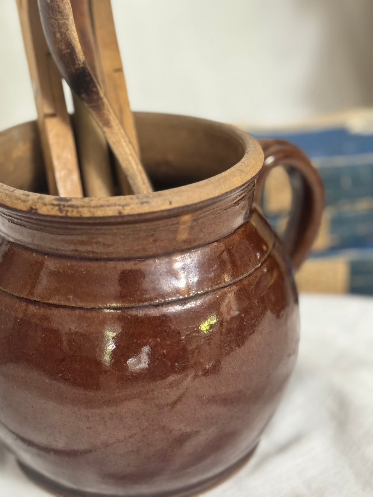 Antique French Brown-Glazed Stoneware Confit Pot with Loop Handle, 19th Century