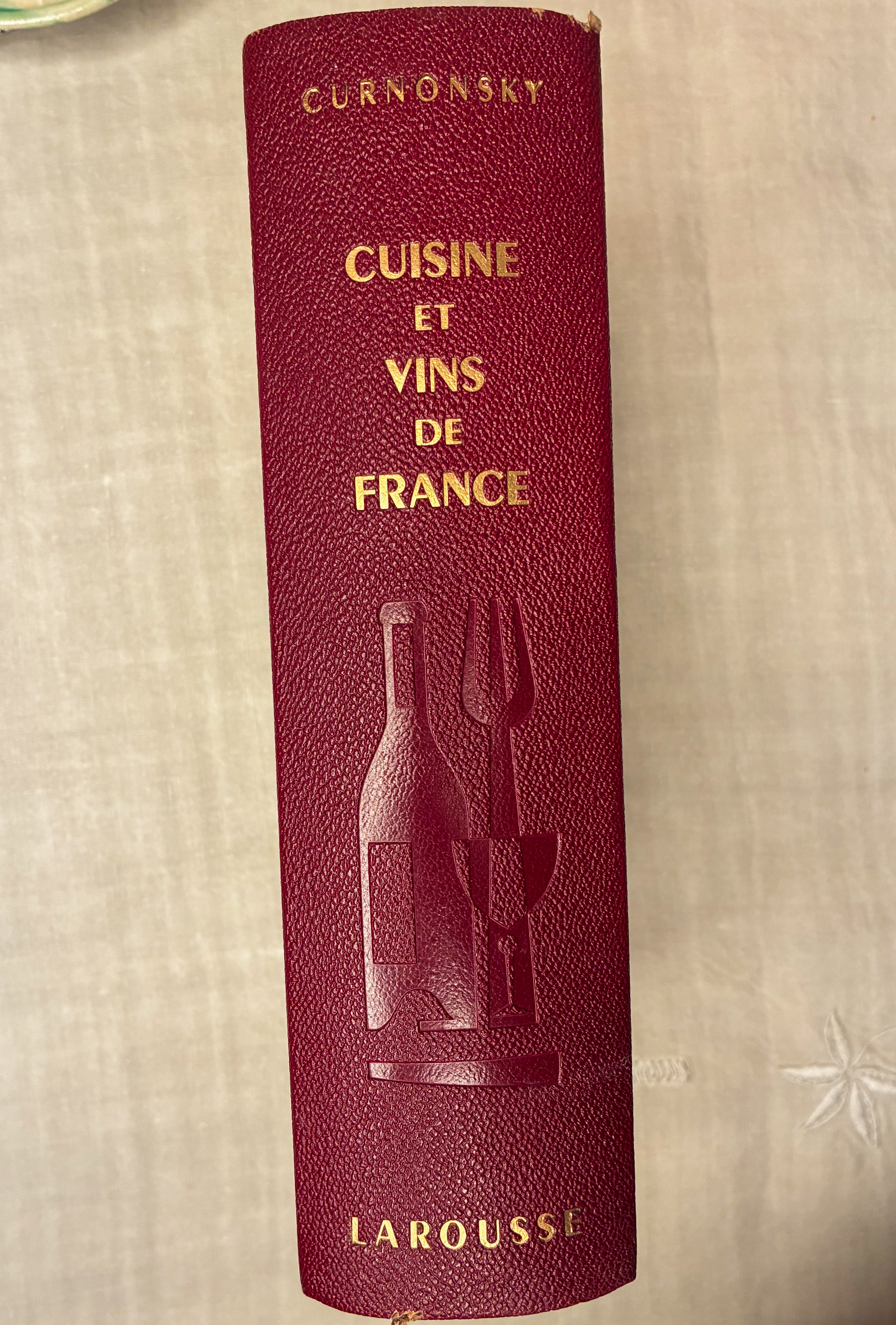Cuisine et Vins de France — Vintage Cookbook - first edition