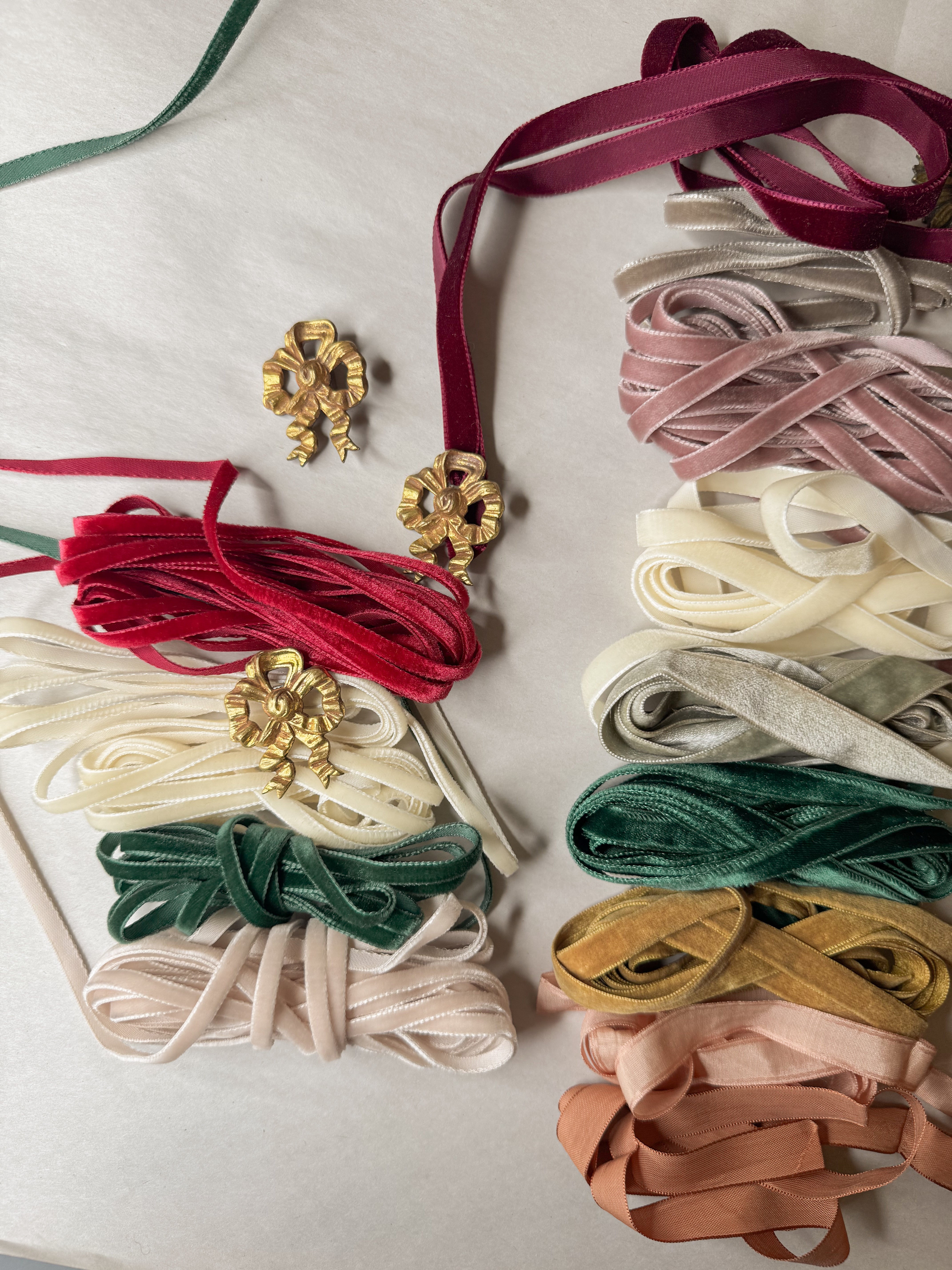 French brass bow ornament - medium