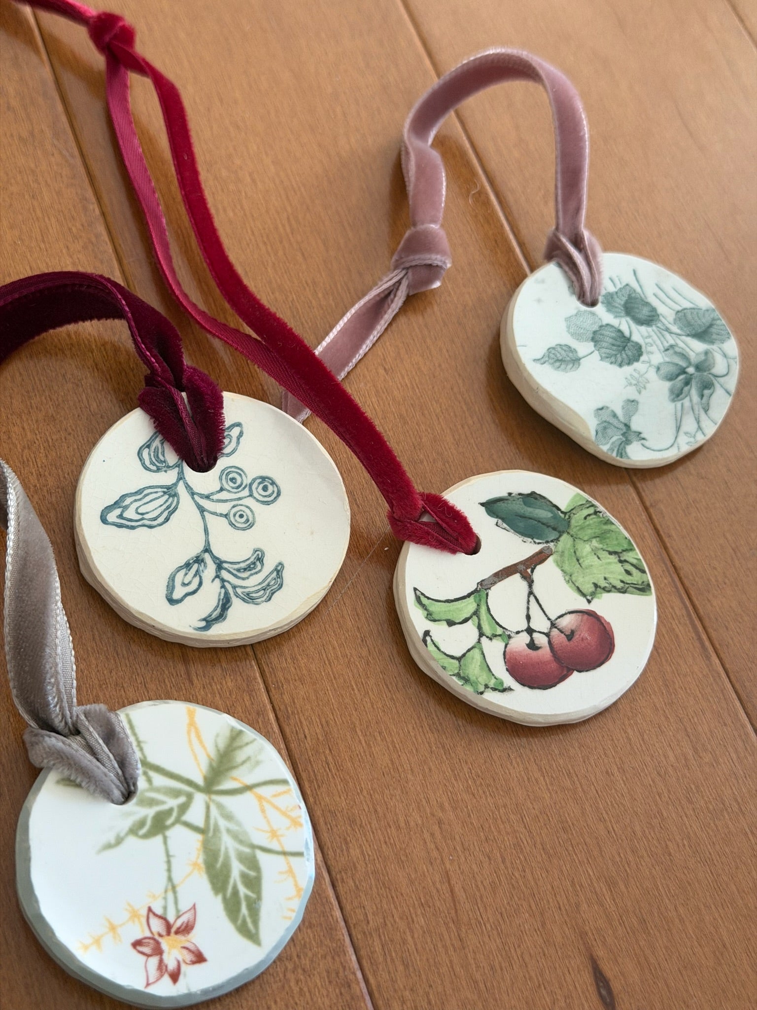 Antique plate fragment ornament - Medium