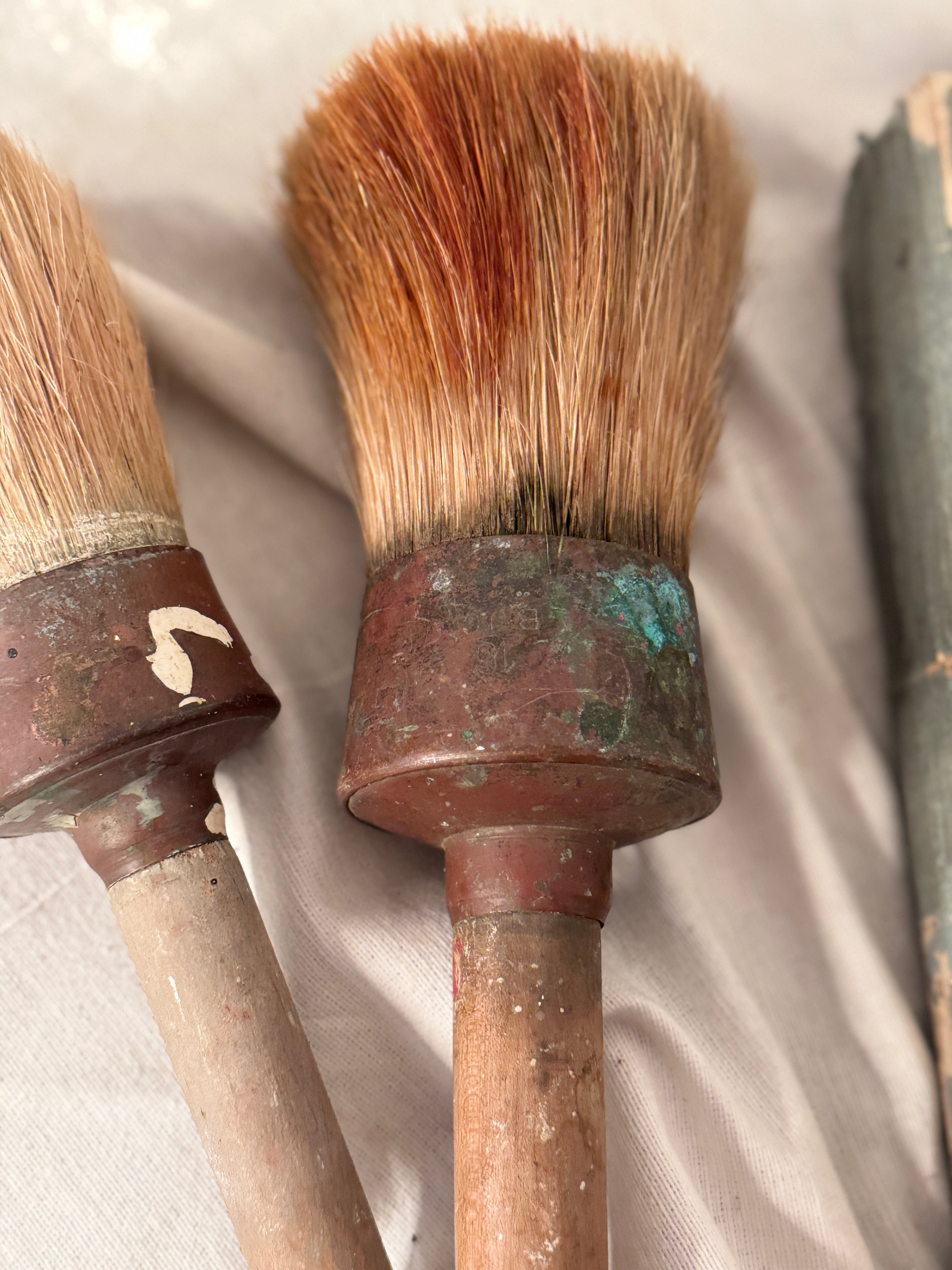 Antique French Painter's Brush, Copper Ferrule, 19th Century (Large)