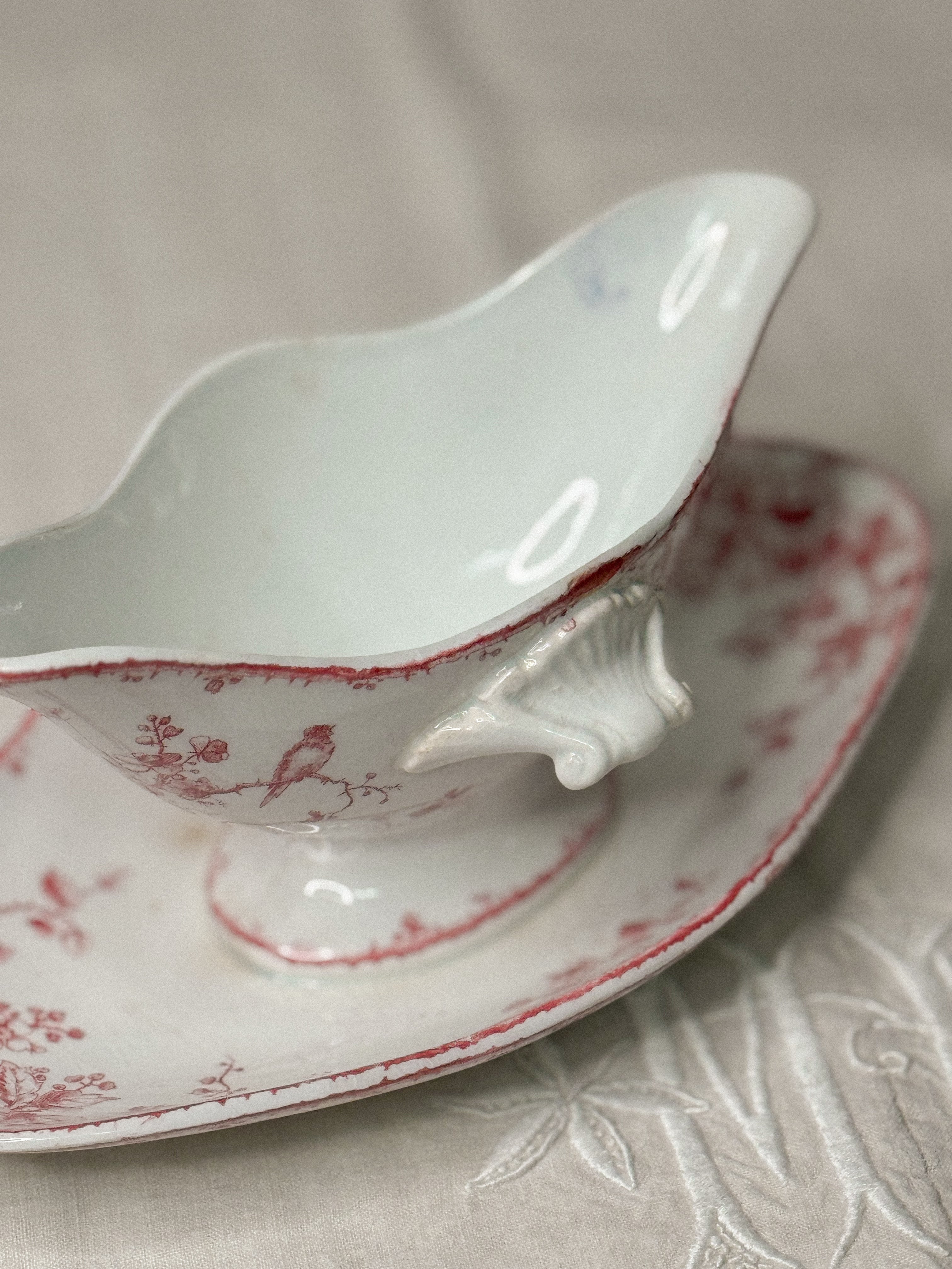 Antique Red Transfer Saucière