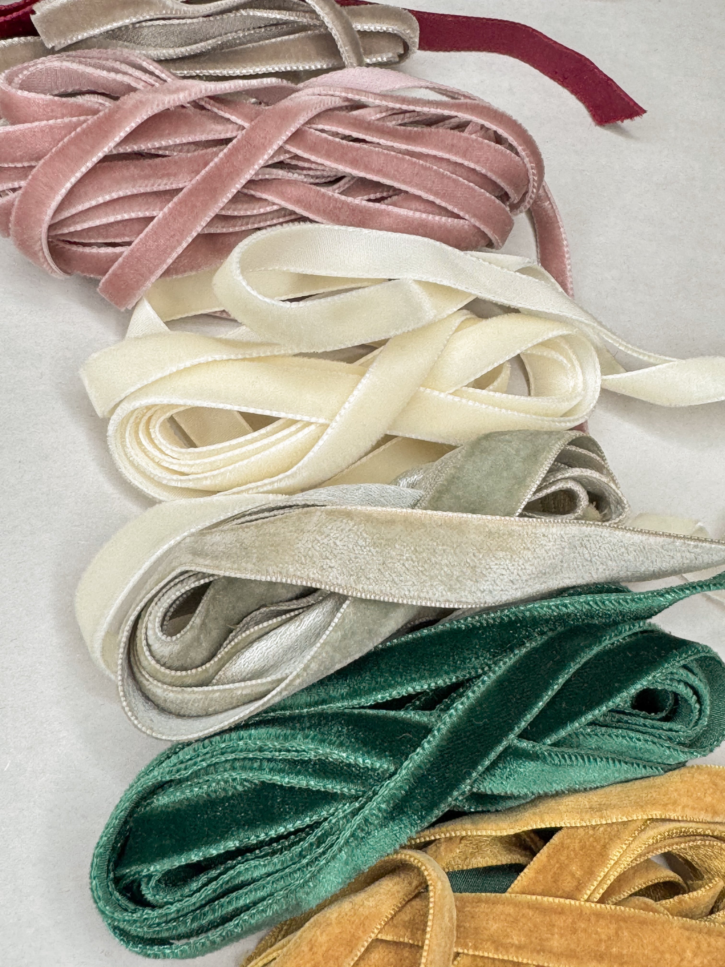 French brass bow ornament - large brilliant