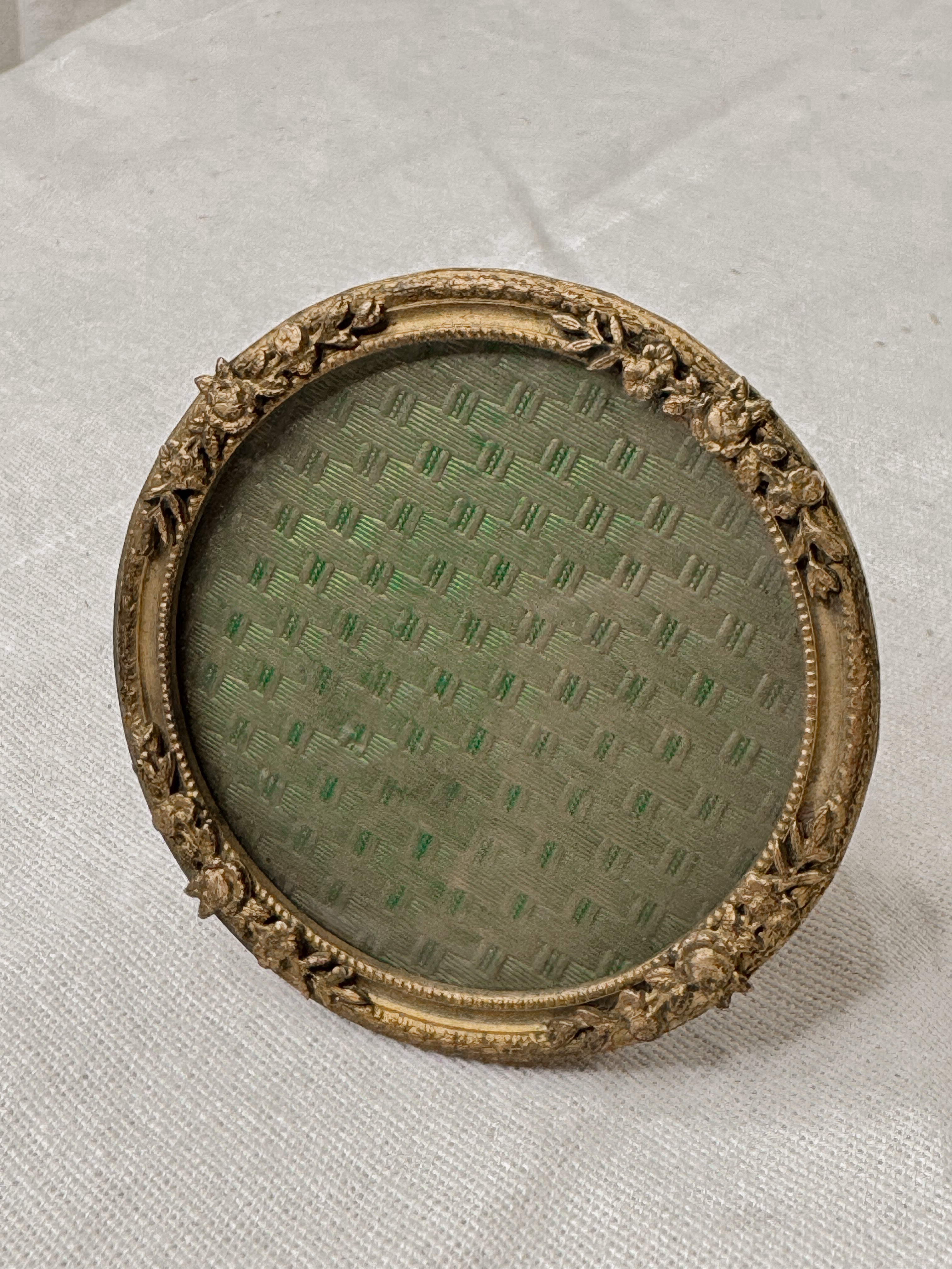 19th century gilded bronze frame ornament