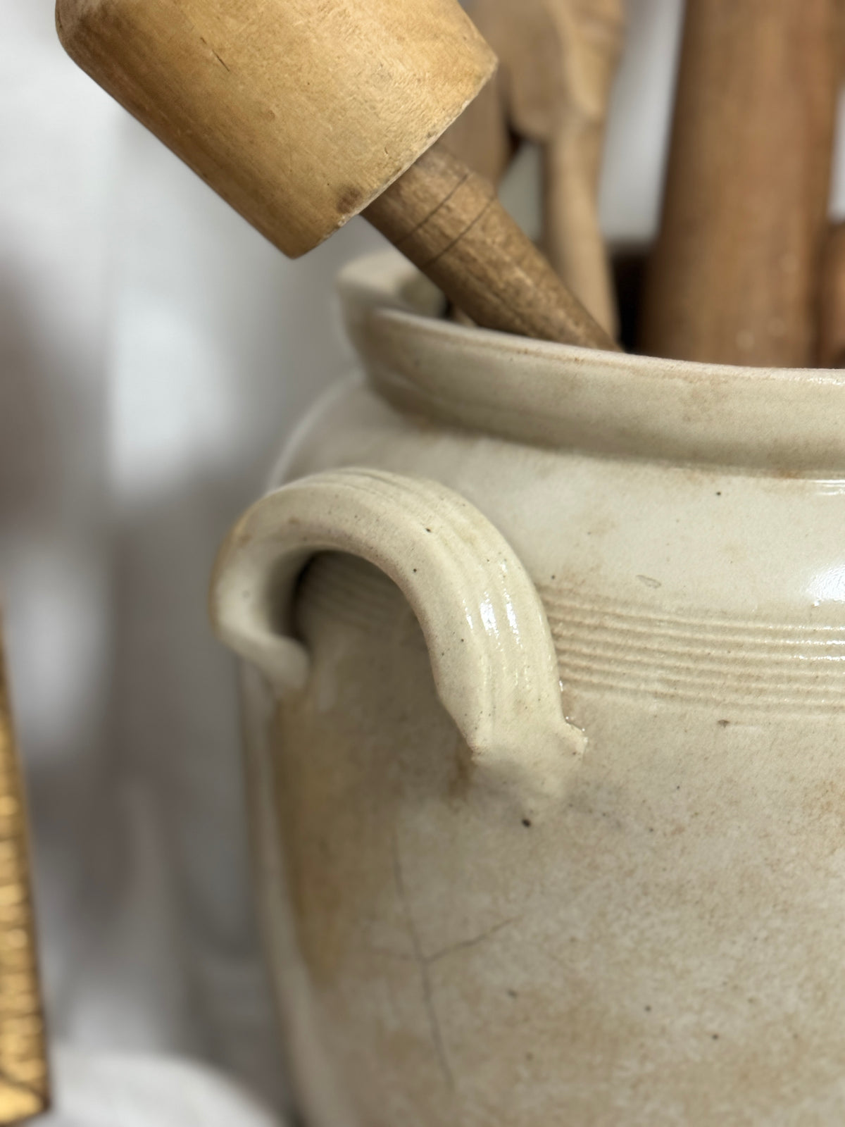 Antique French Pale Stoneware Confit Pot with Ribbed Handles, 19th Century