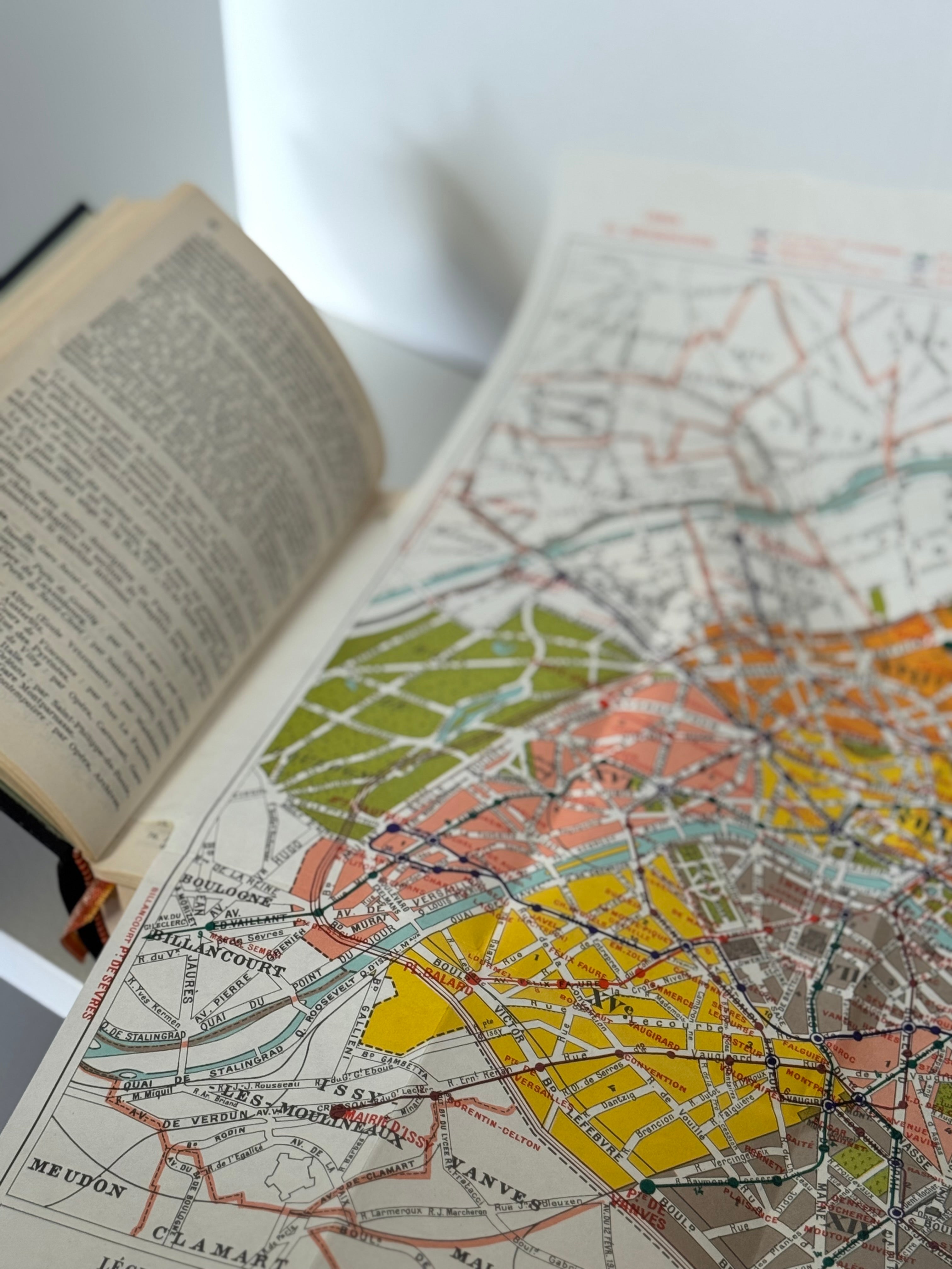 Vintage Guide: Paris and Surrounding Areas – Les Guides Bleus by Hachette