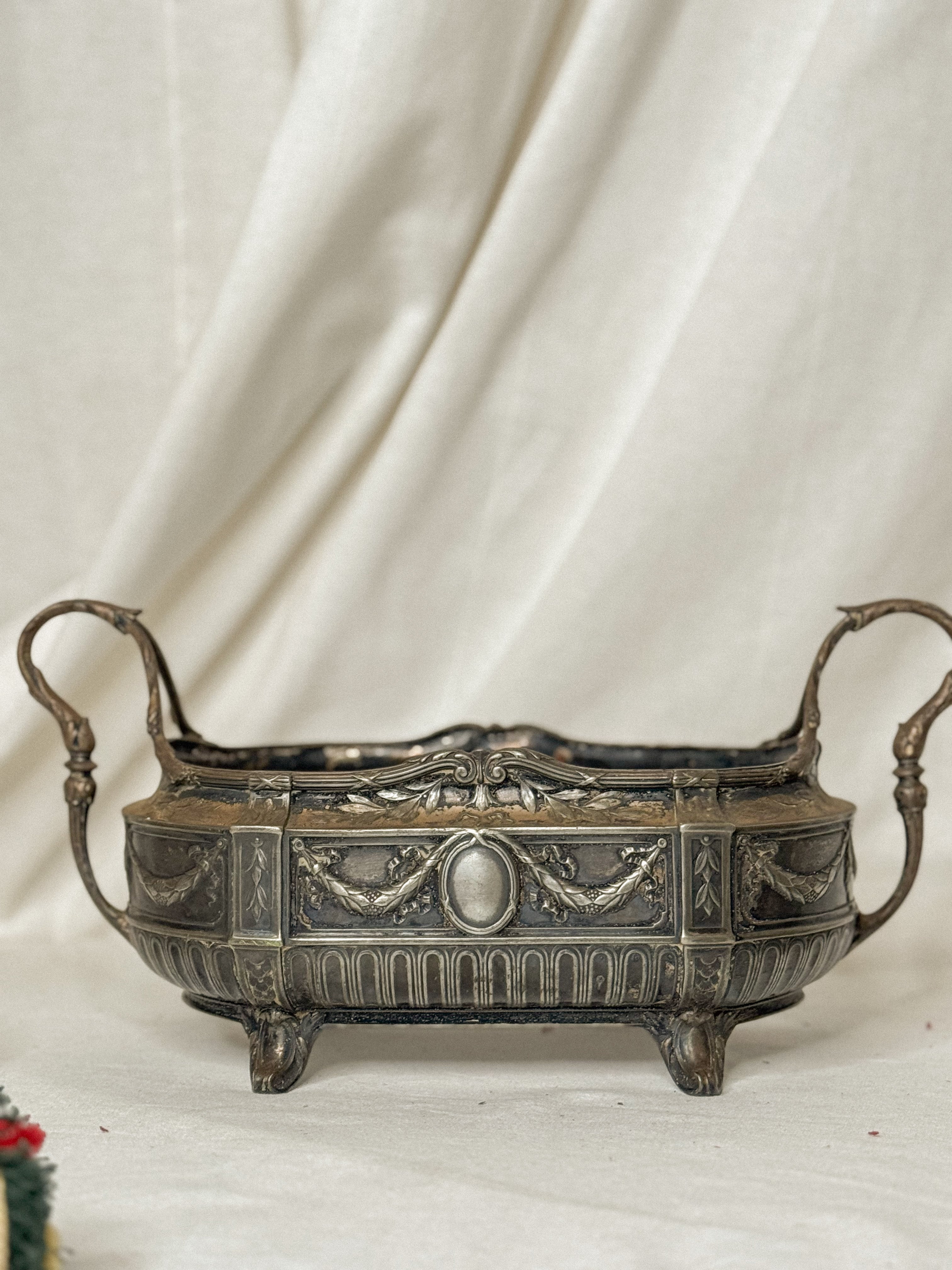 French Minerva Métal-Blanc Jardinière