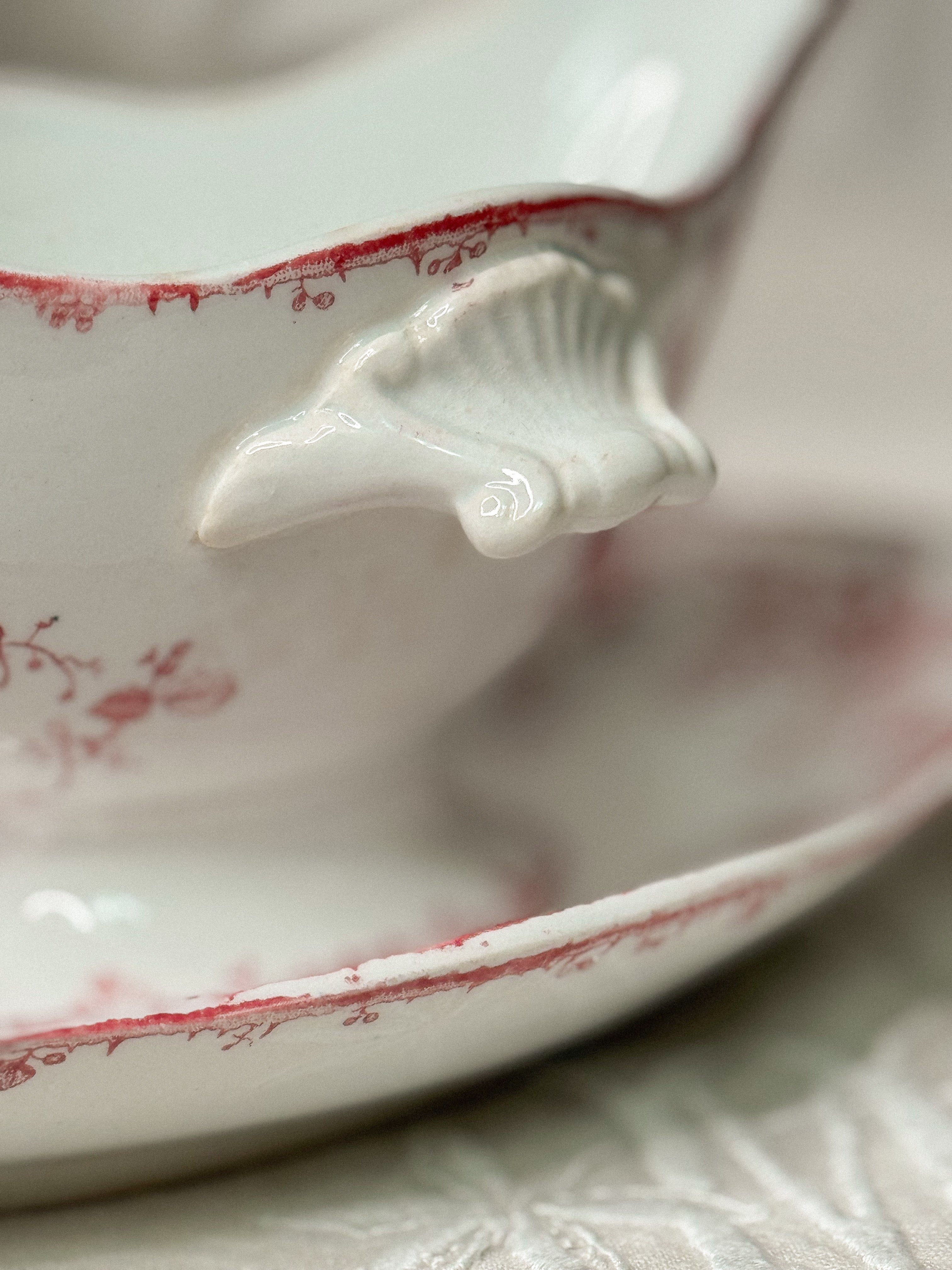 Antique Red Transfer Saucière