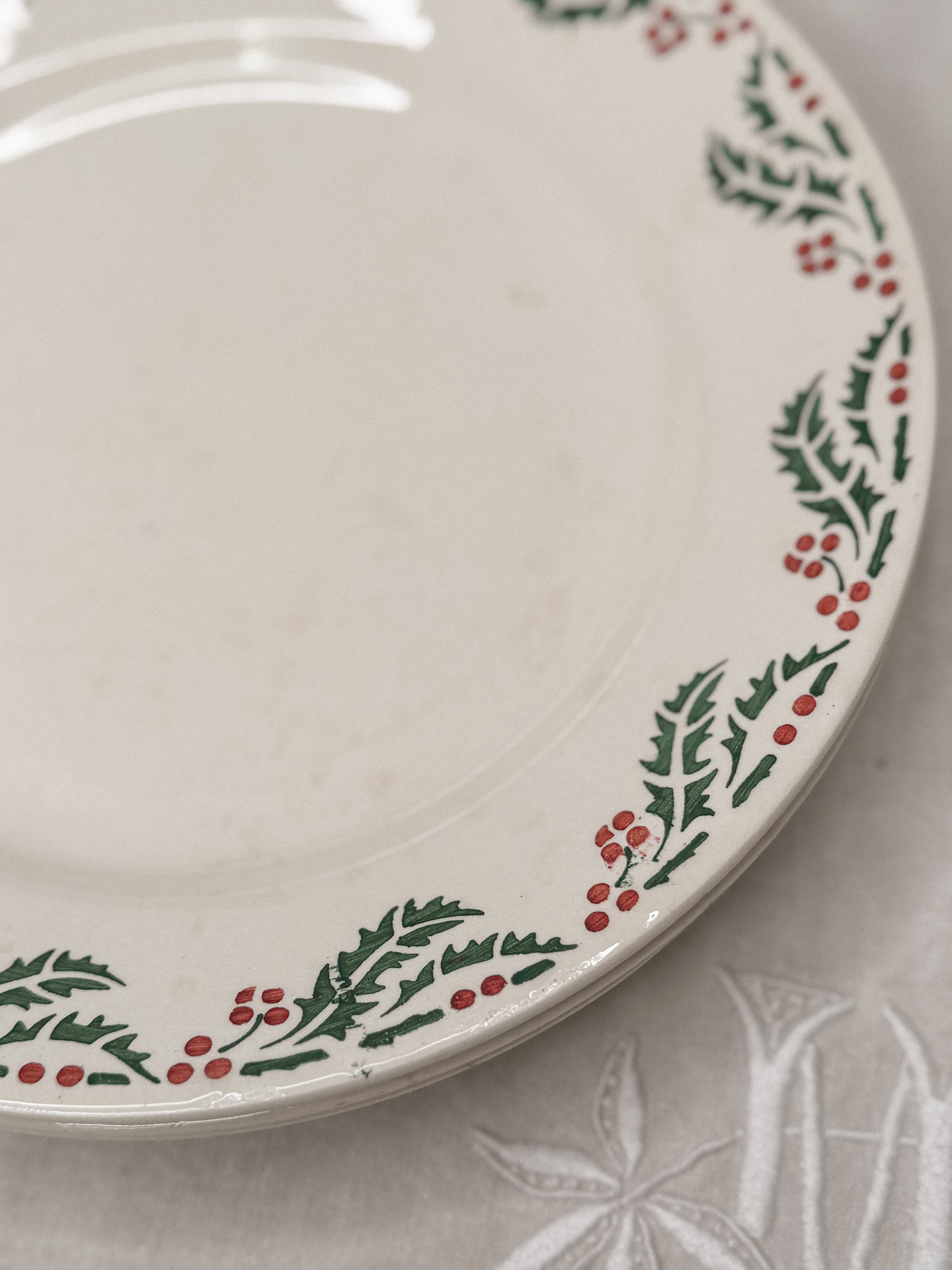 French holly plates