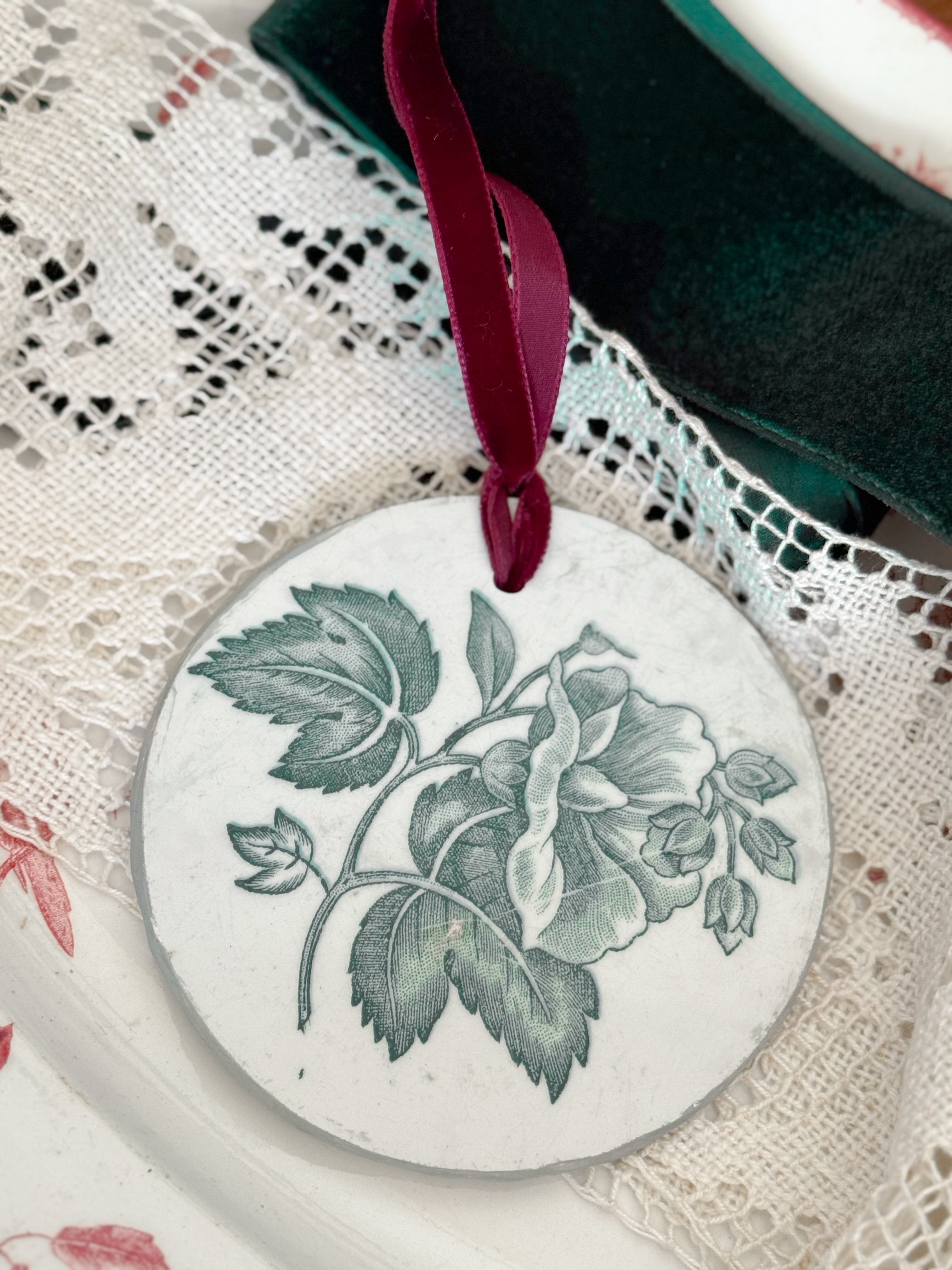 Antique plate fragment ornament - XL