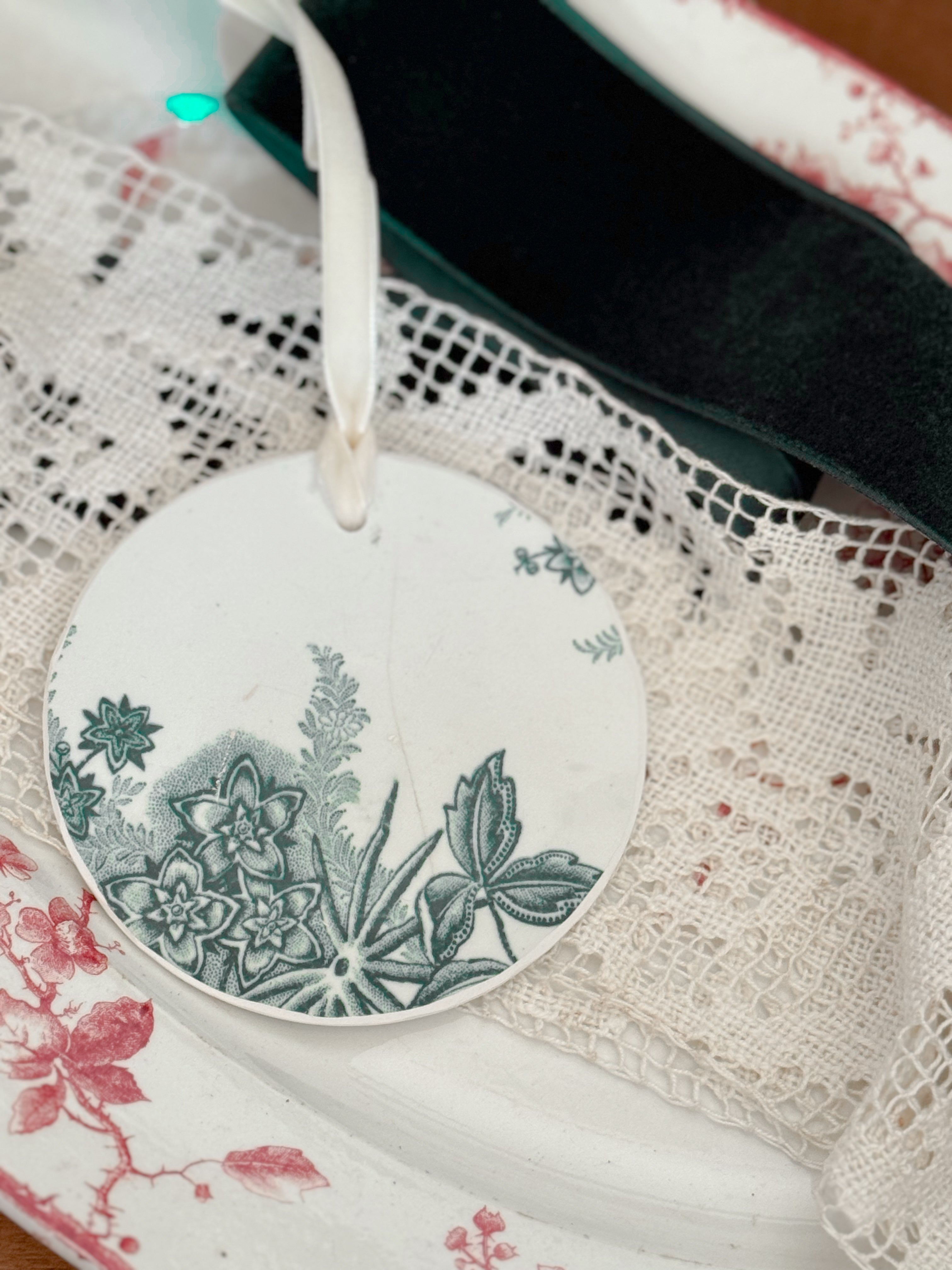 Antique plate fragment ornament - XL