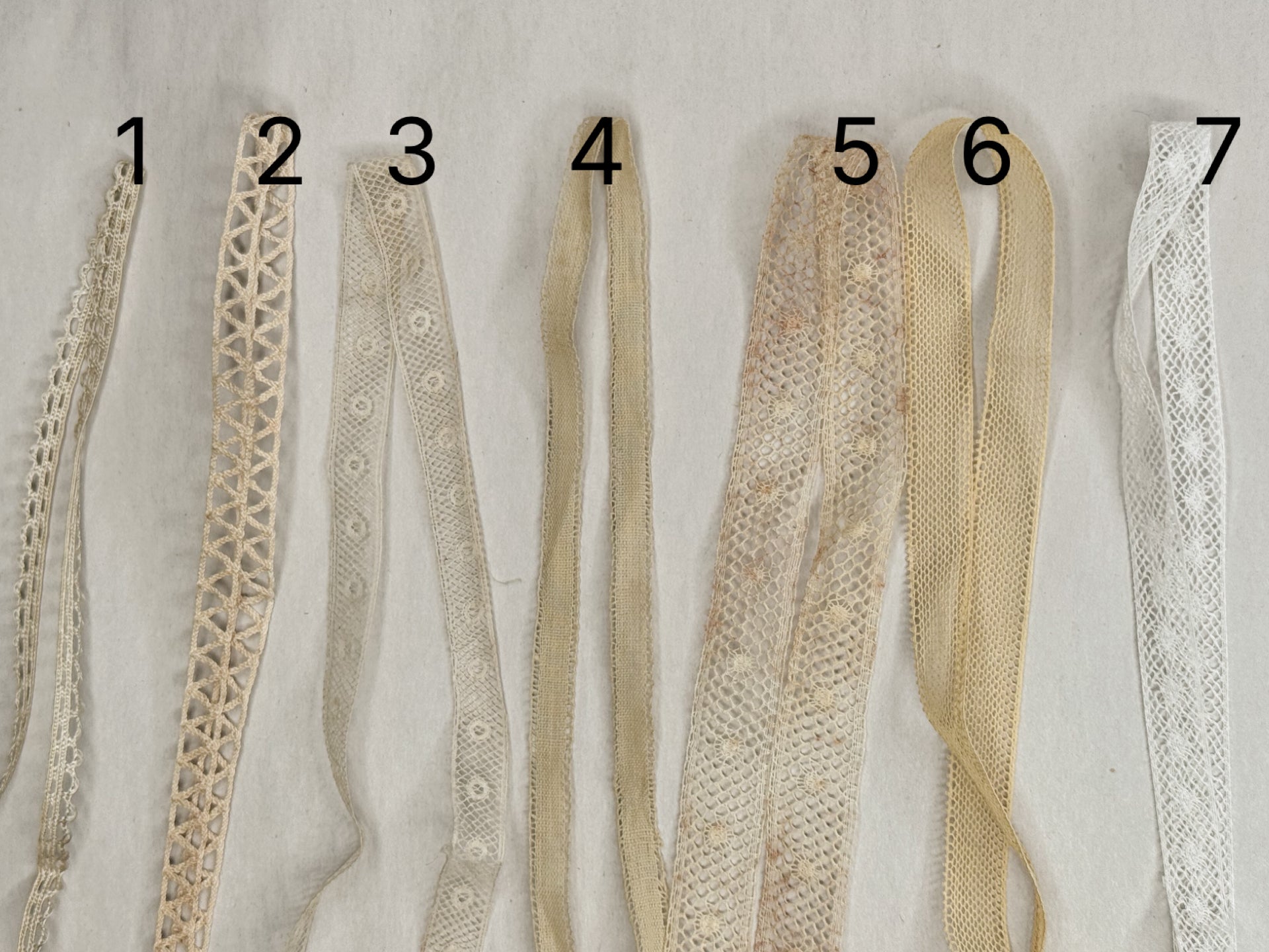 French brass bow ornament - large brilliant