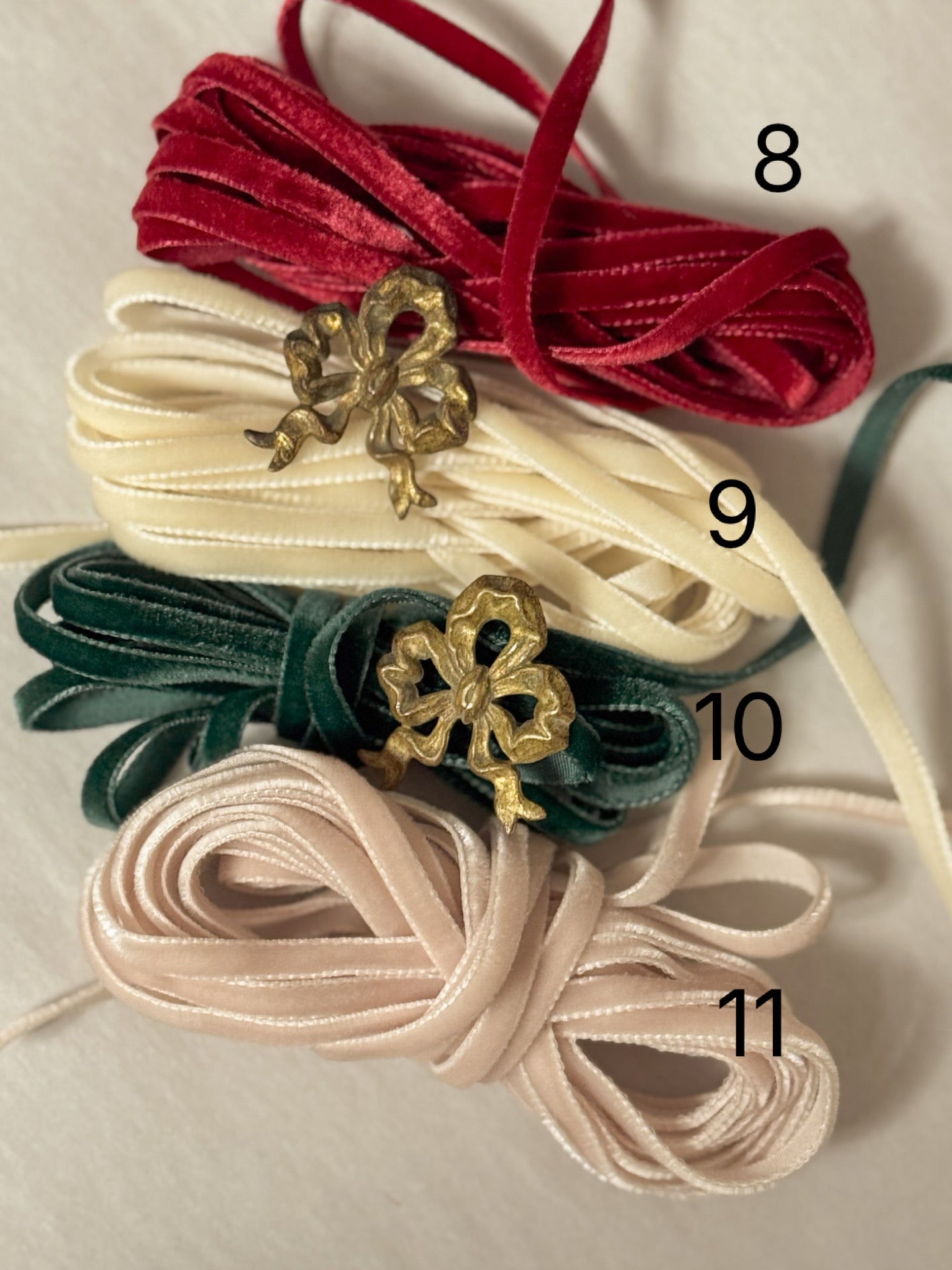 French brass bow ornament - large brilliant