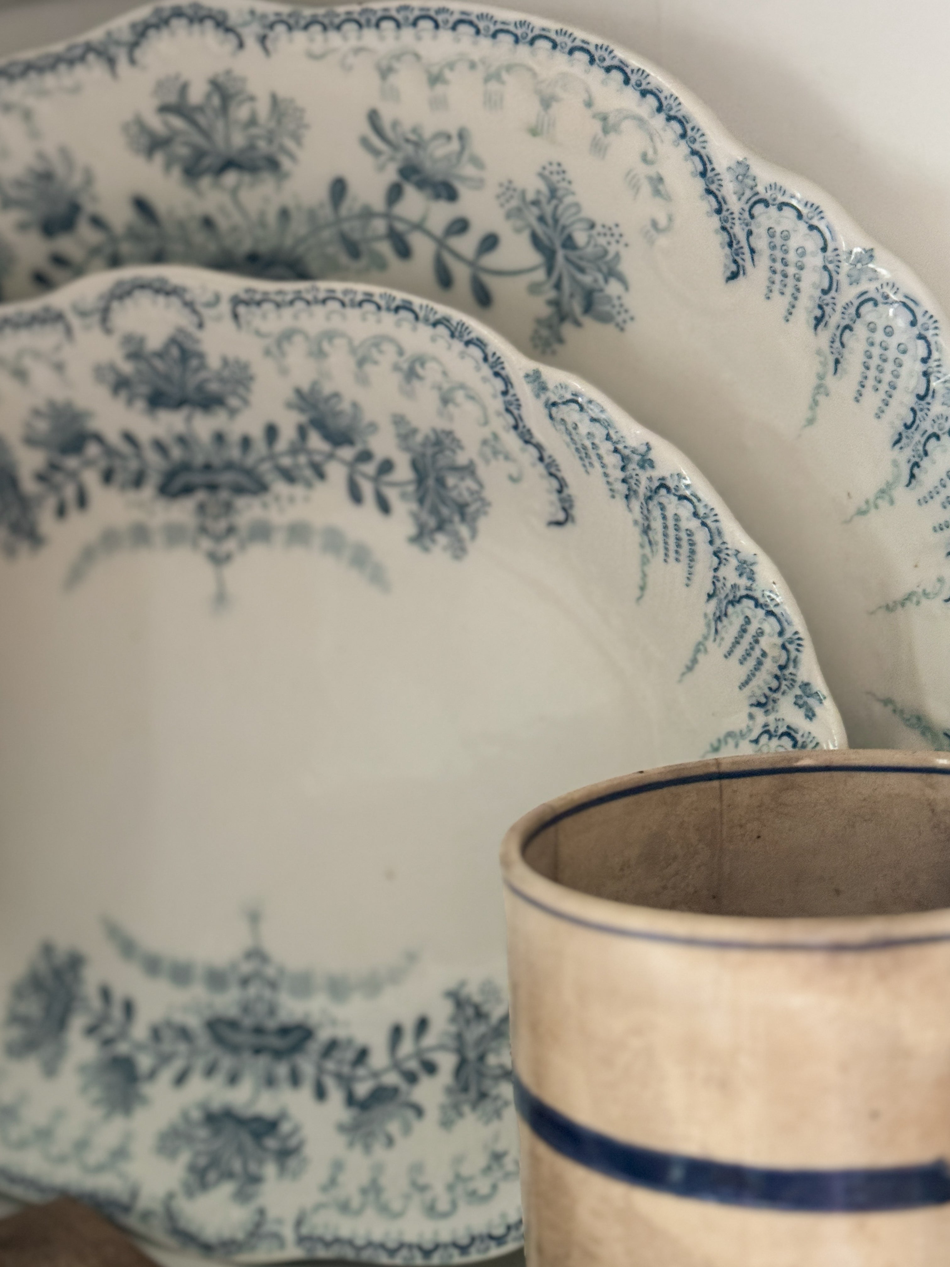 Saint-Amand Transferware Platter, Régence Pattern