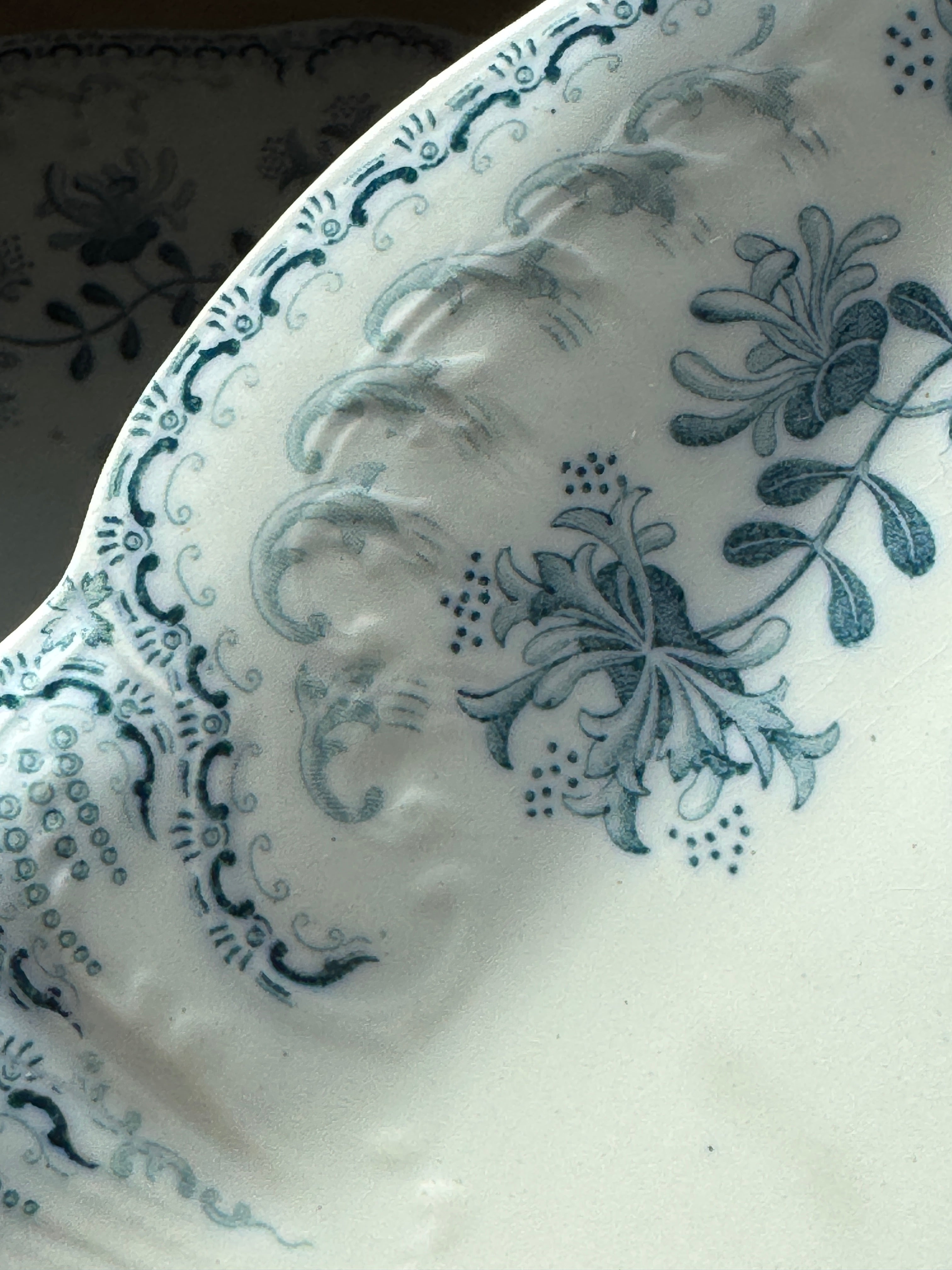 Saint-Amand Transferware Platter, Régence Pattern